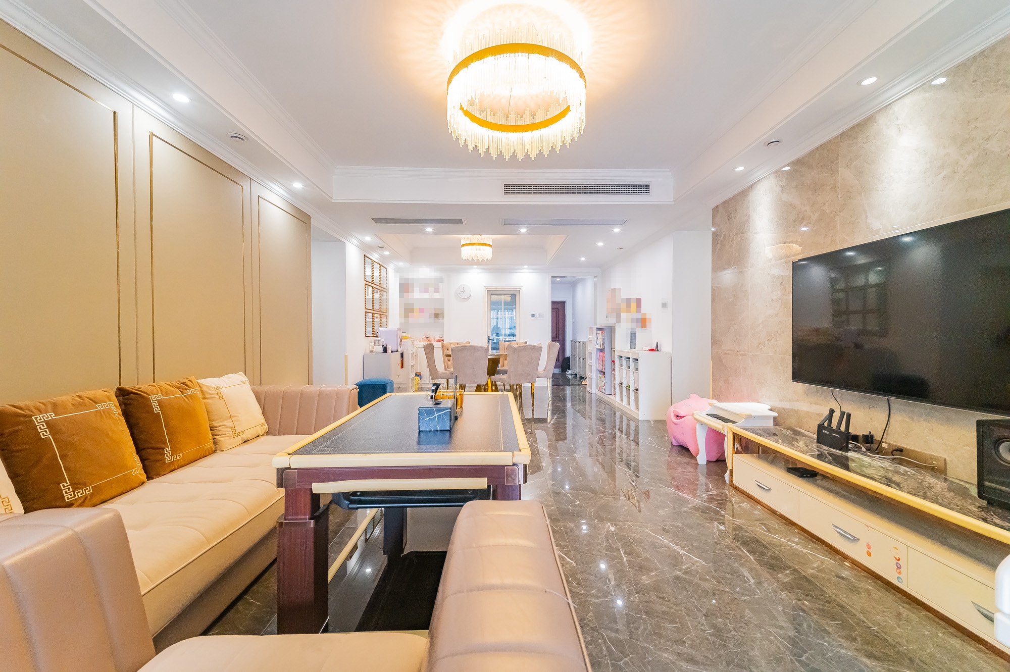 国泰九龙湾 4室2厅2卫 139.8万 国泰九龙湾 4室2厅2卫 139.8万客厅