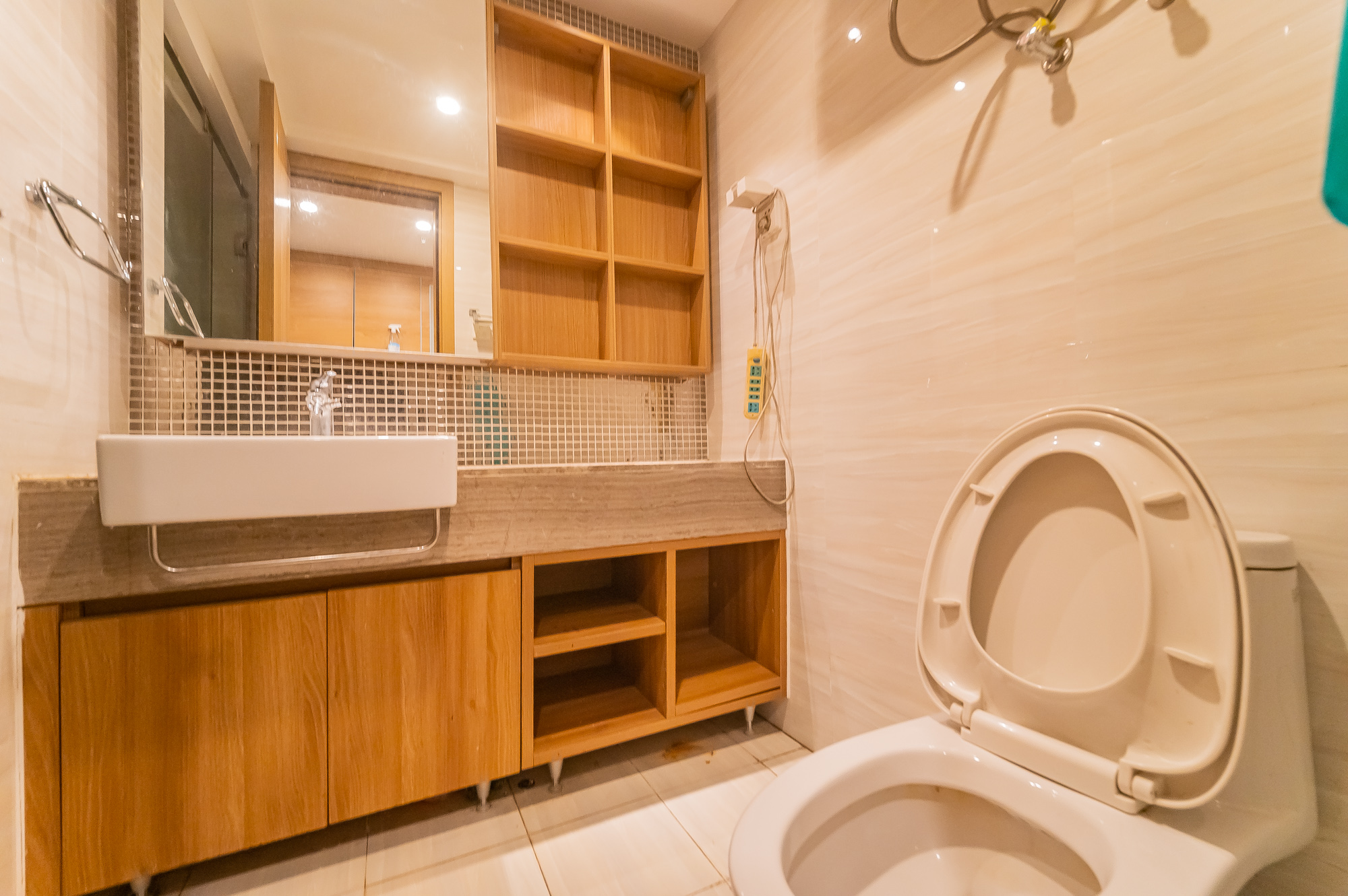 恒大翡翠华庭  1室1厅1卫    20.8万 恒大翡翠华庭  1室1厅1卫    20.8万卫生间