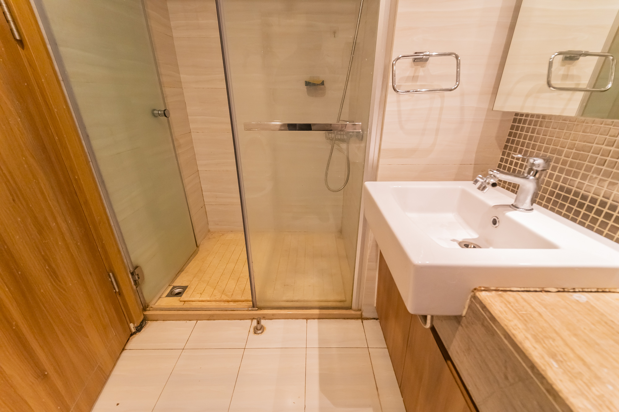 恒大翡翠华庭  1室1厅1卫    20.8万 恒大翡翠华庭  1室1厅1卫    20.8万卫生间