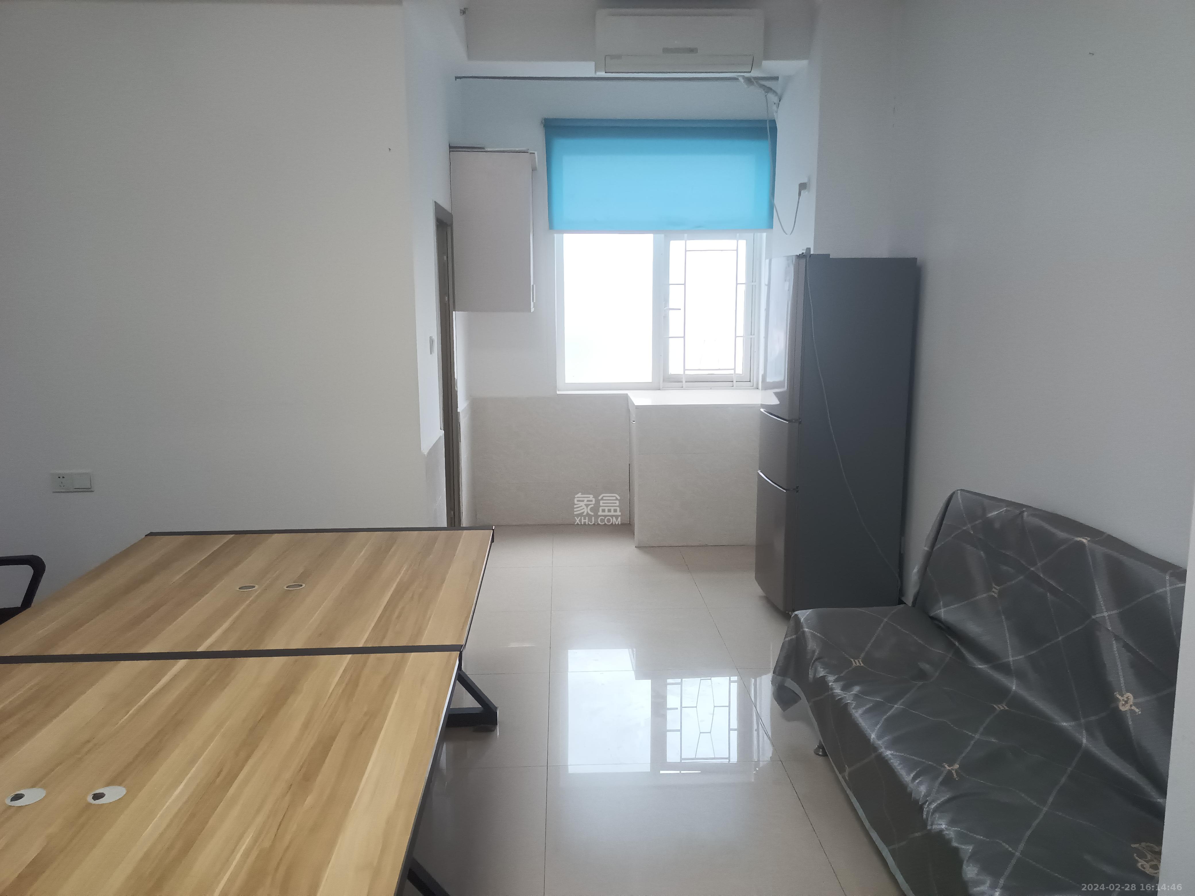 公园道  1室1厅1卫   1800.00元/月室内图1