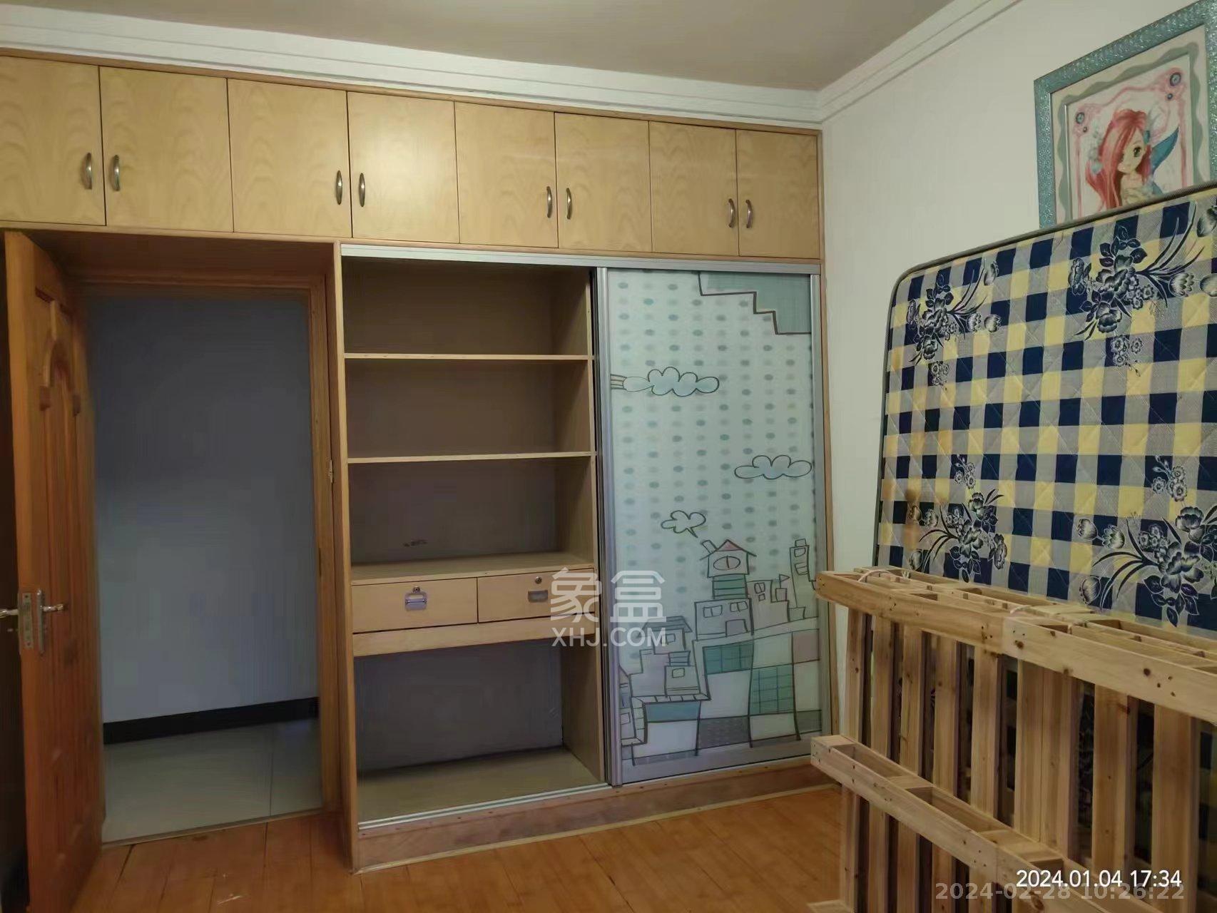 山水英伦  3室2厅2卫   2600.00元/月室内图