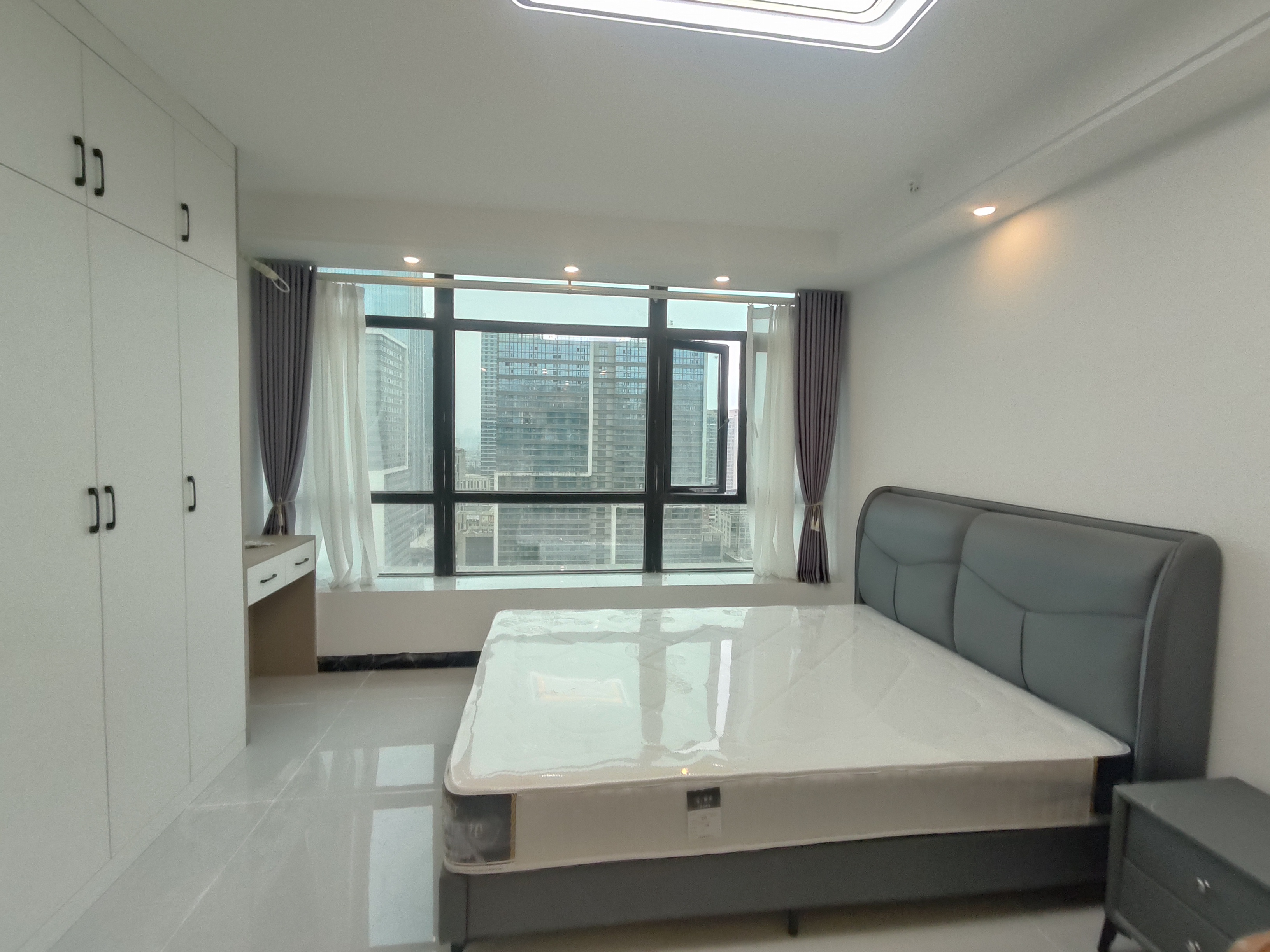 富力新天地一二期 1室1厅1卫 1600.00元/月 富力新天地一二期 1室1厅1卫 1600.00元/月室内图