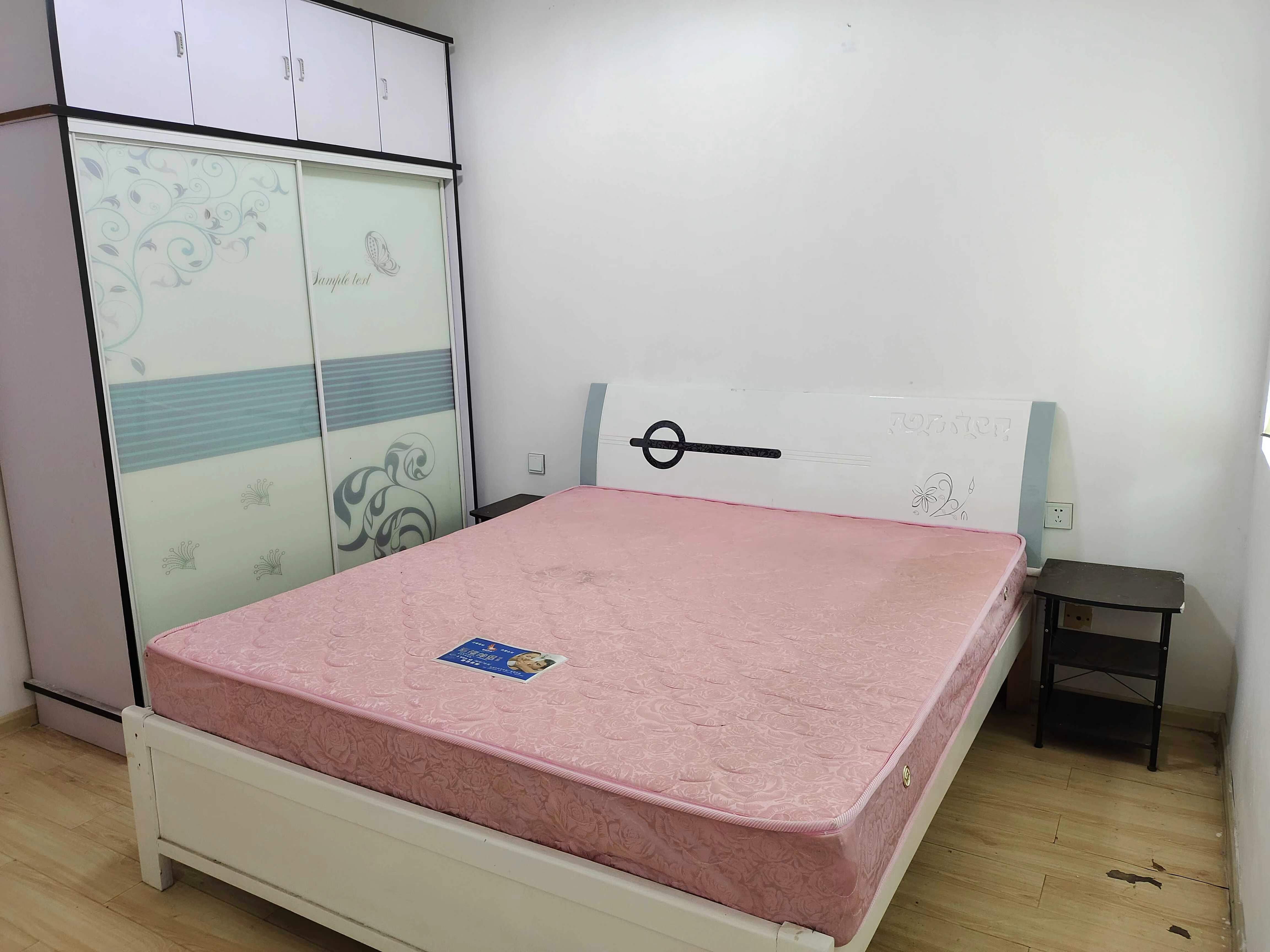 响石岭步行街（建设北路69号）  2室2厅1卫   19.80万室内图