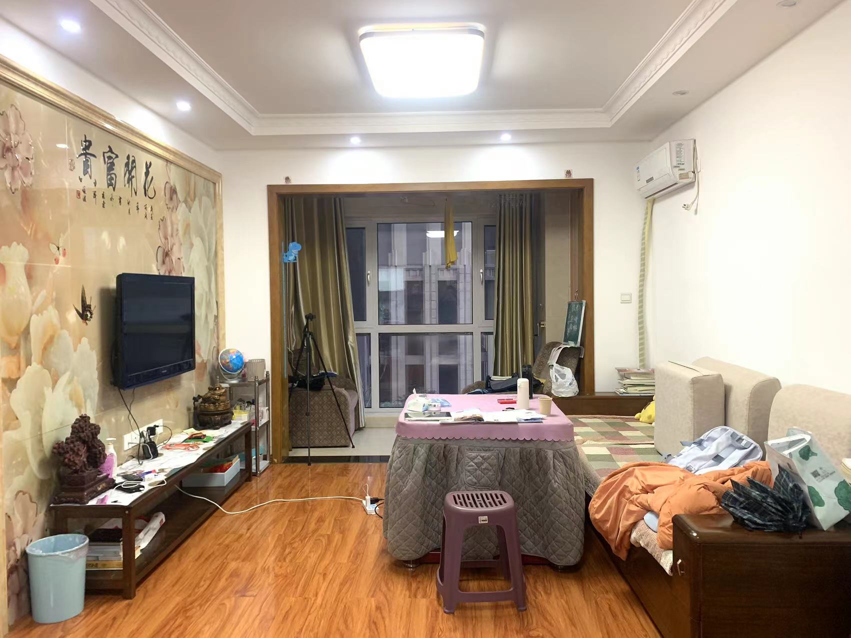 奥园广场  3室2厅1卫    61.8万 奥园广场  3室2厅1卫    61.8万室内图