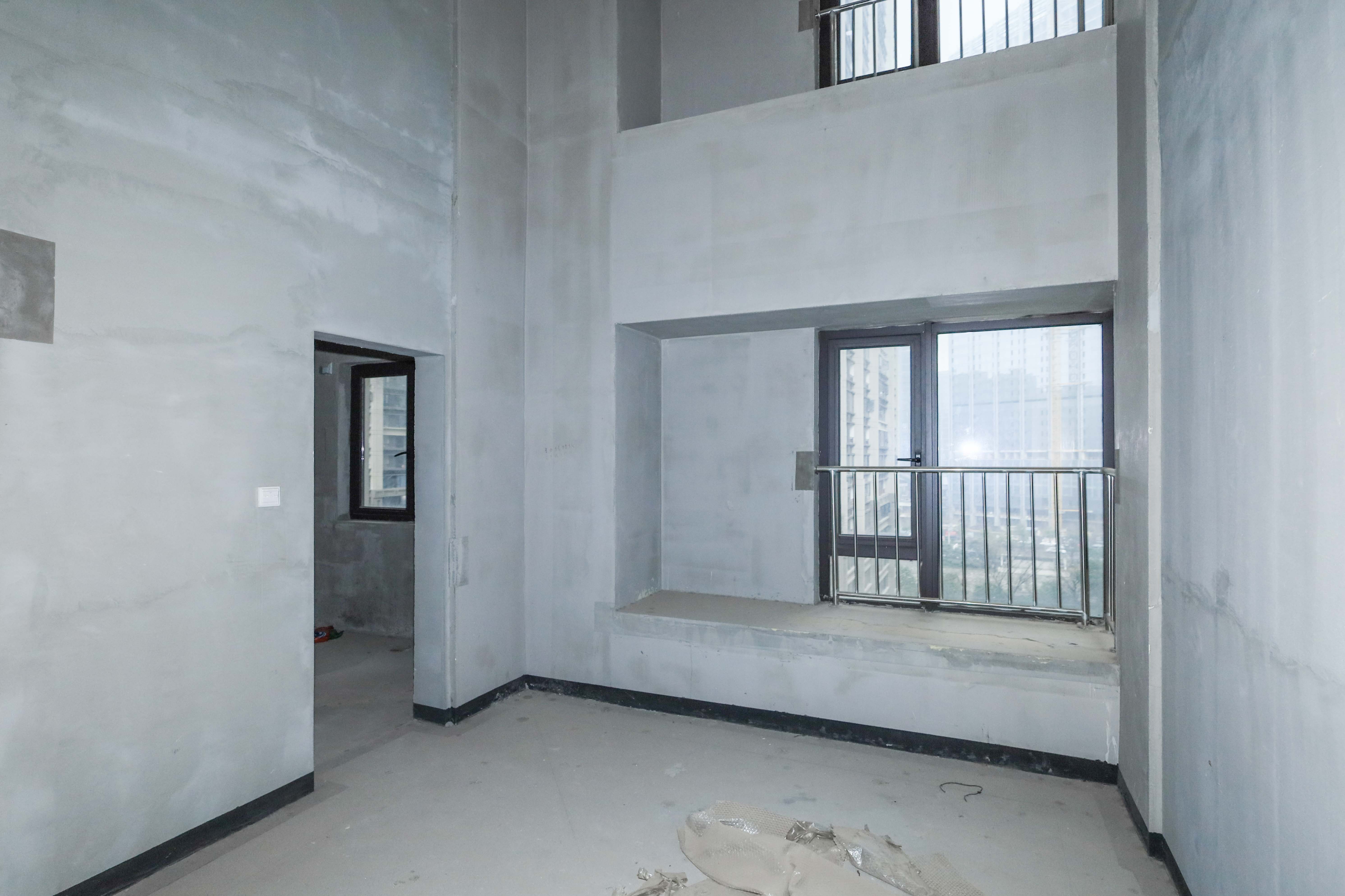建发央著  5室2厅2卫   248.00万客厅