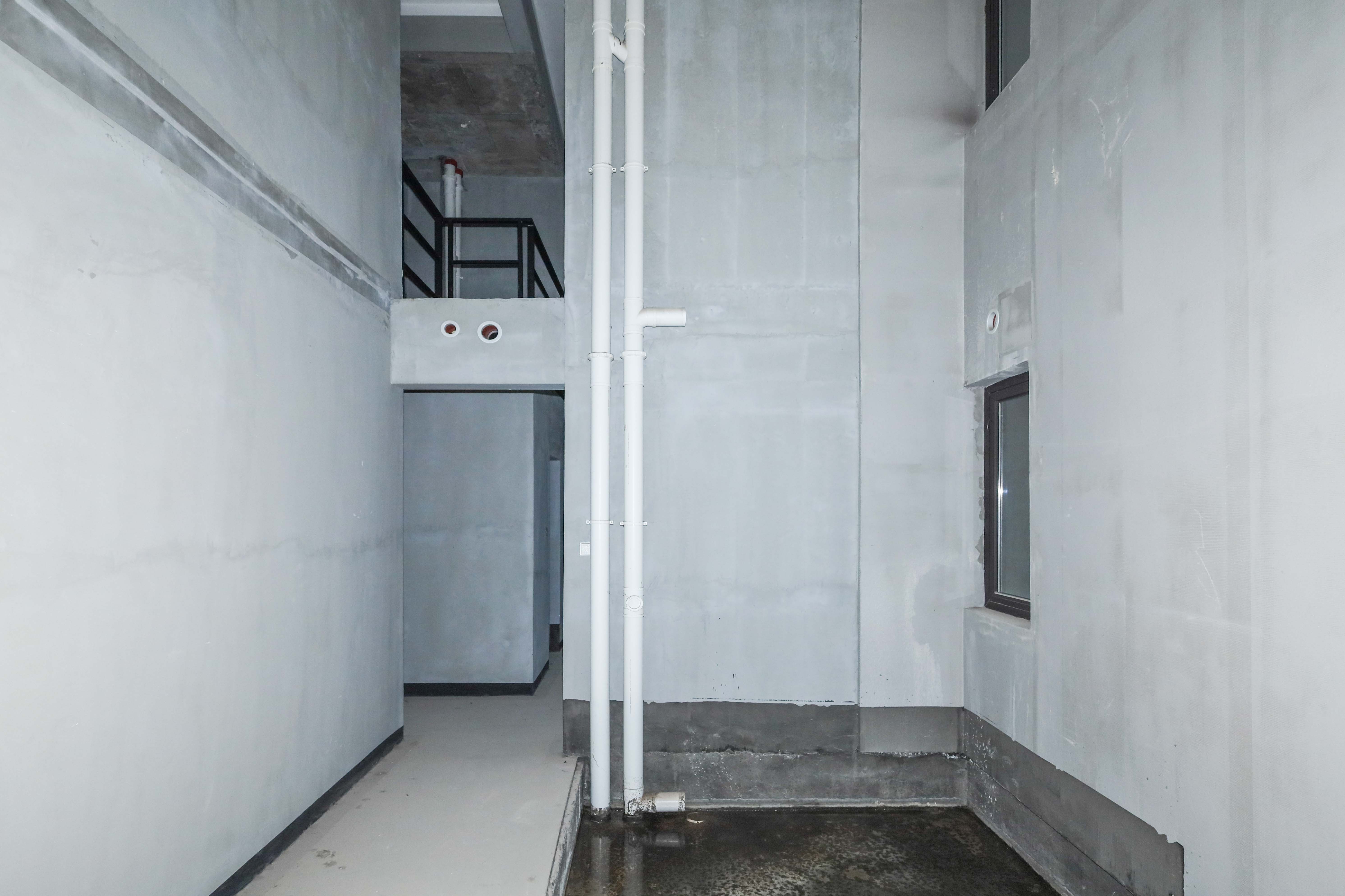 建发央著  5室2厅2卫   248.00万客厅