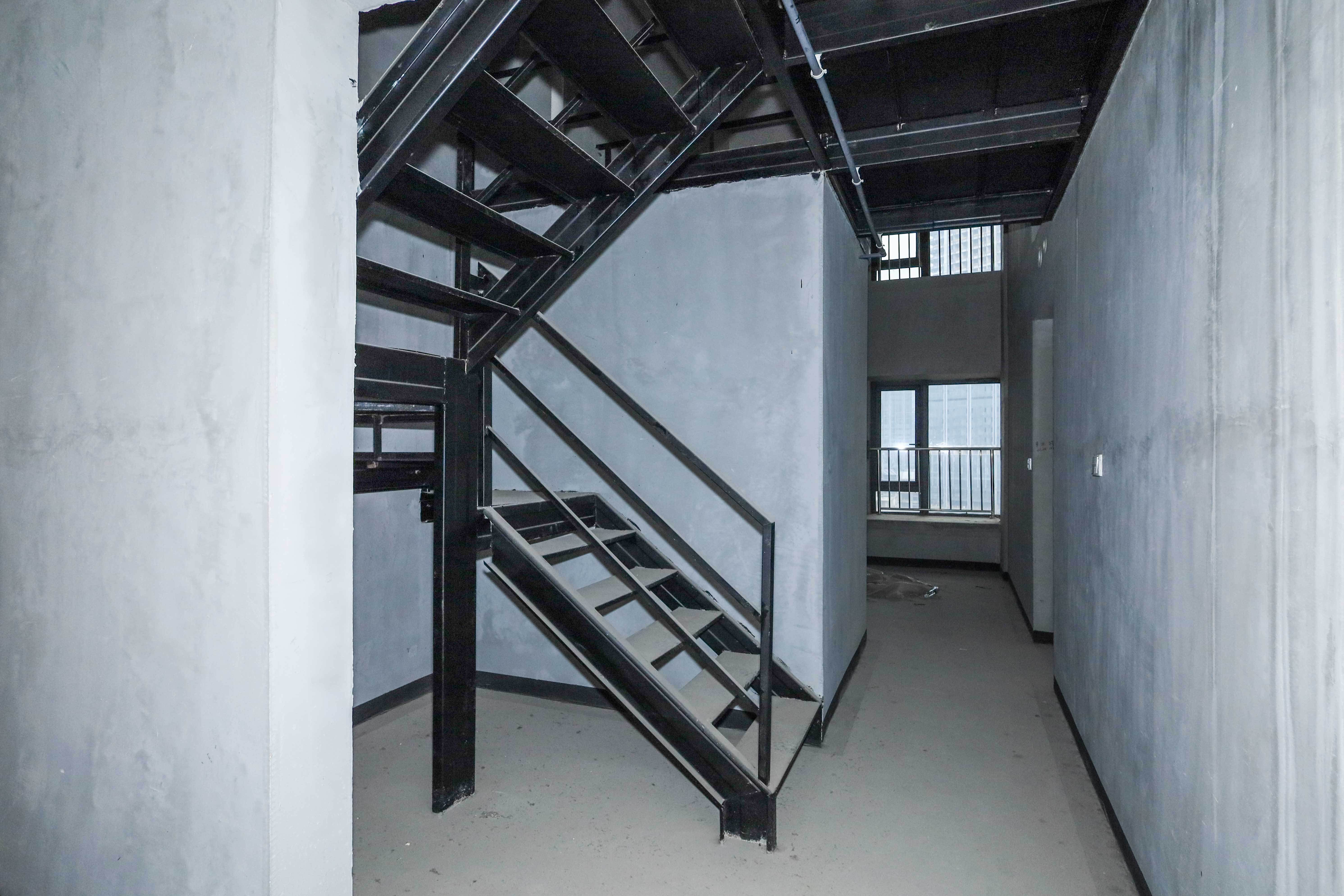 建发央著  5室2厅2卫   248.00万其他