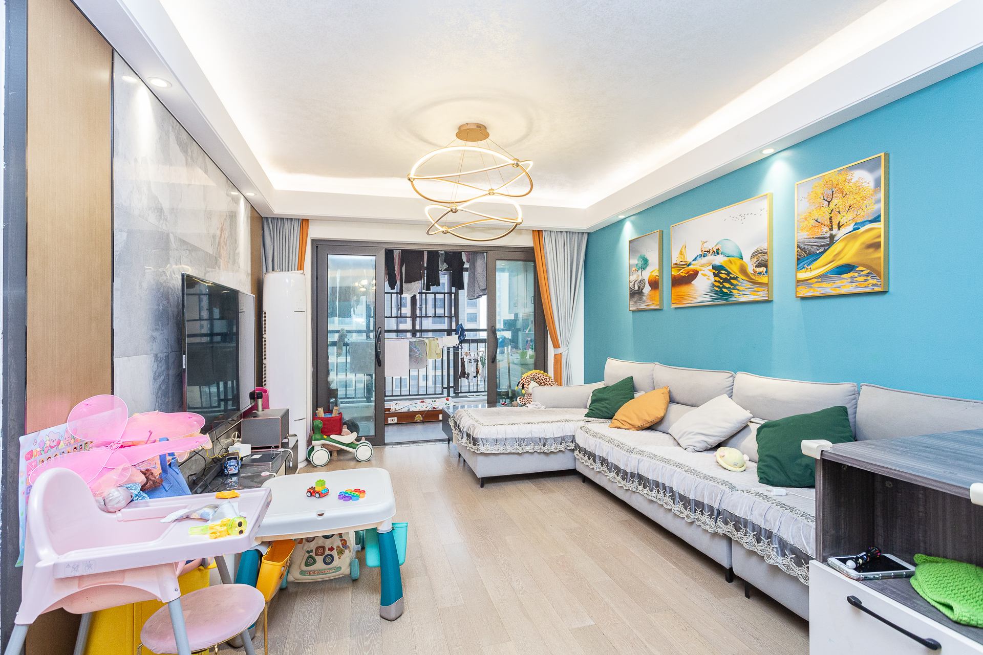 润和滨江府  3室2厅1卫    116.5万客厅