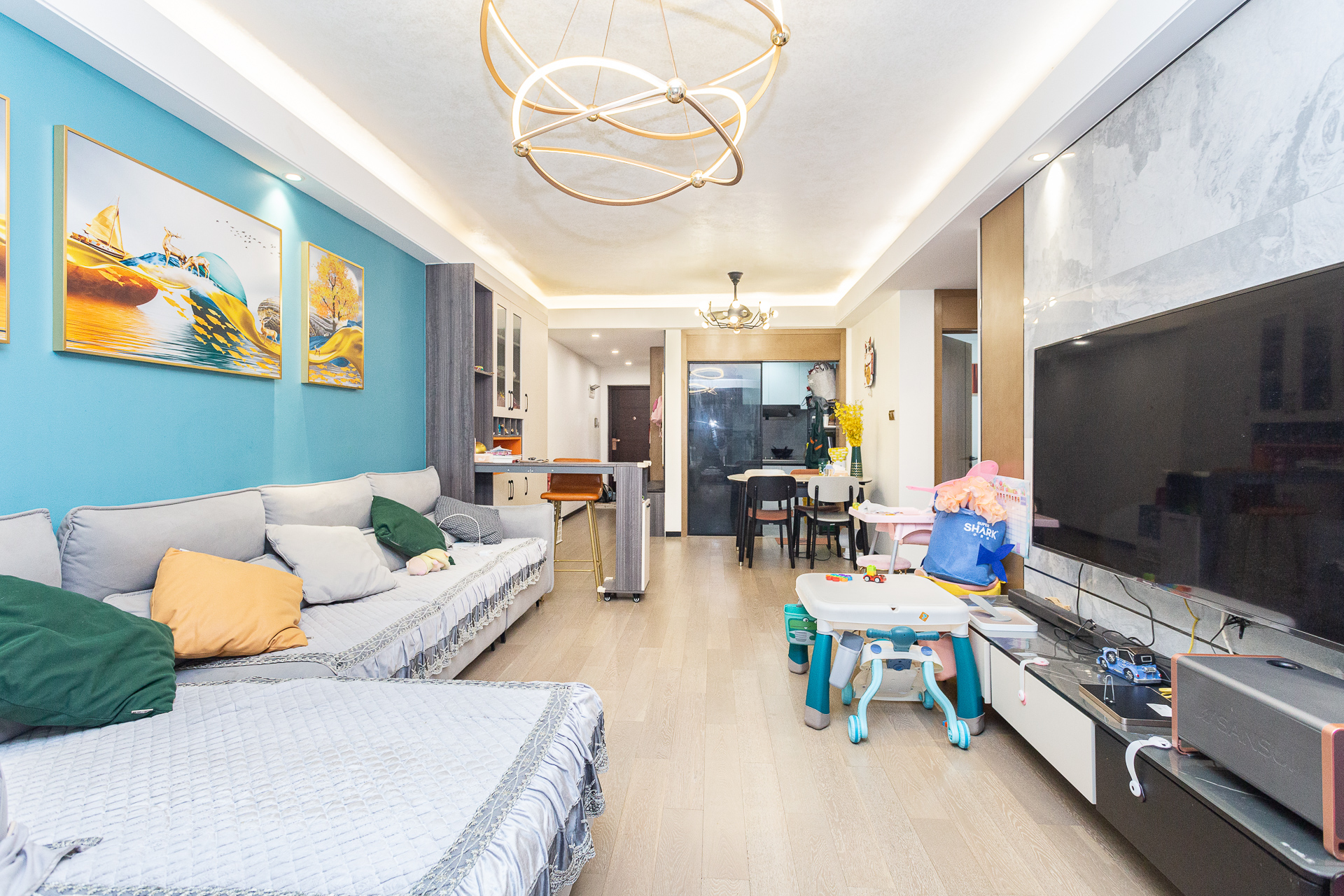 润和滨江府  3室2厅1卫    116.5万客厅