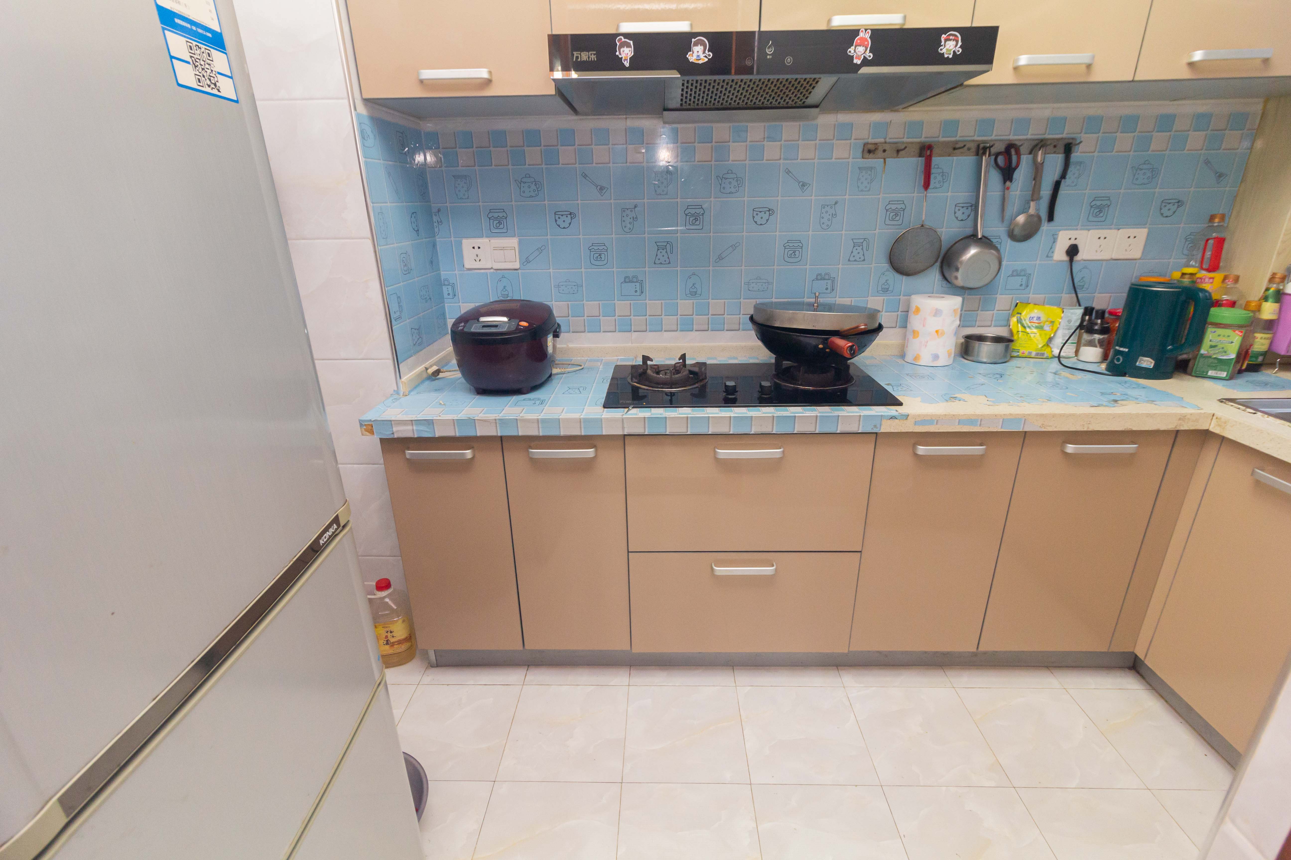 辉宏橄榄城  4室2厅2卫    88.0万 辉宏橄榄城  4室2厅2卫    88.0万厨房