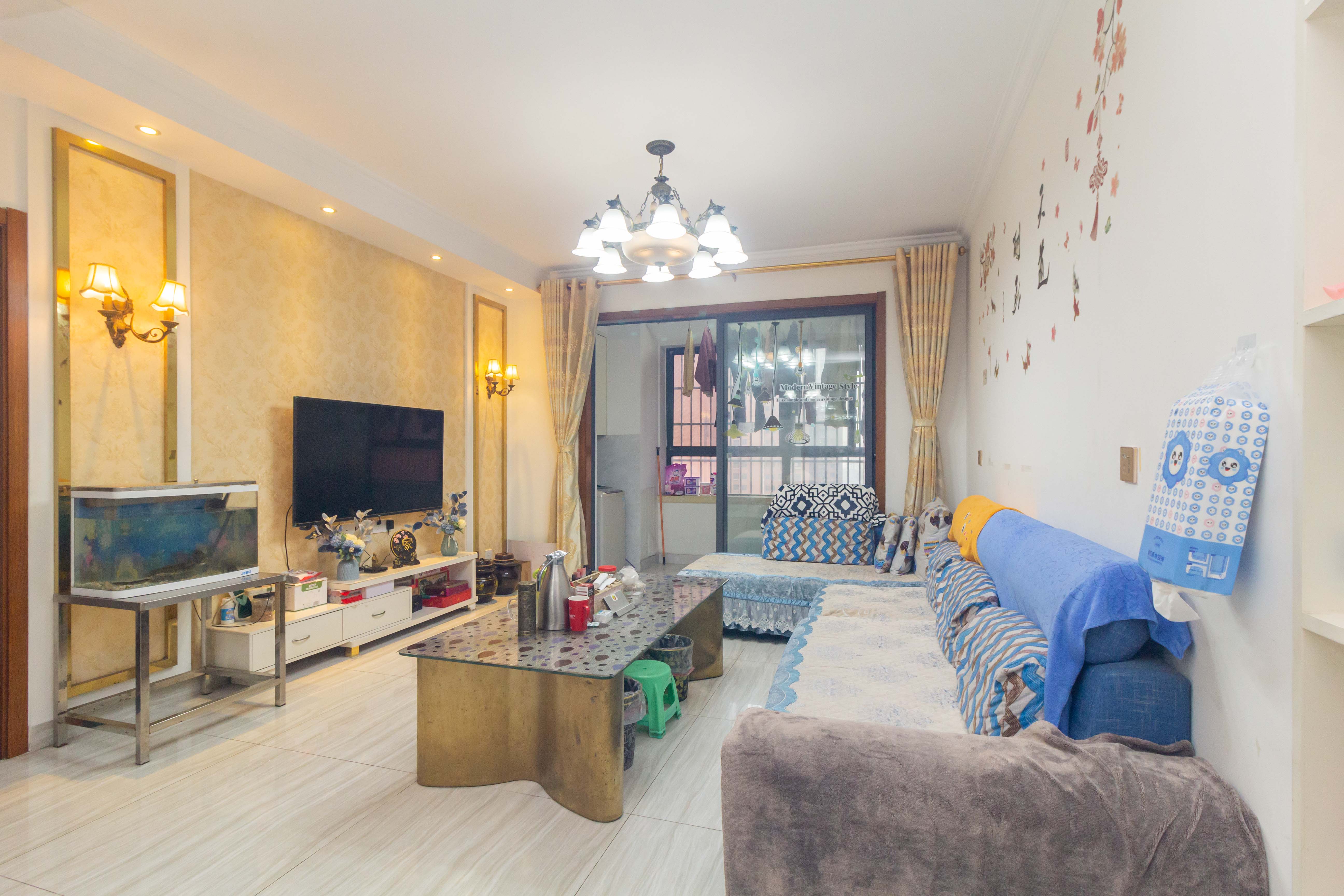 辉宏橄榄城  4室2厅2卫    88.0万 辉宏橄榄城  4室2厅2卫    88.0万客厅