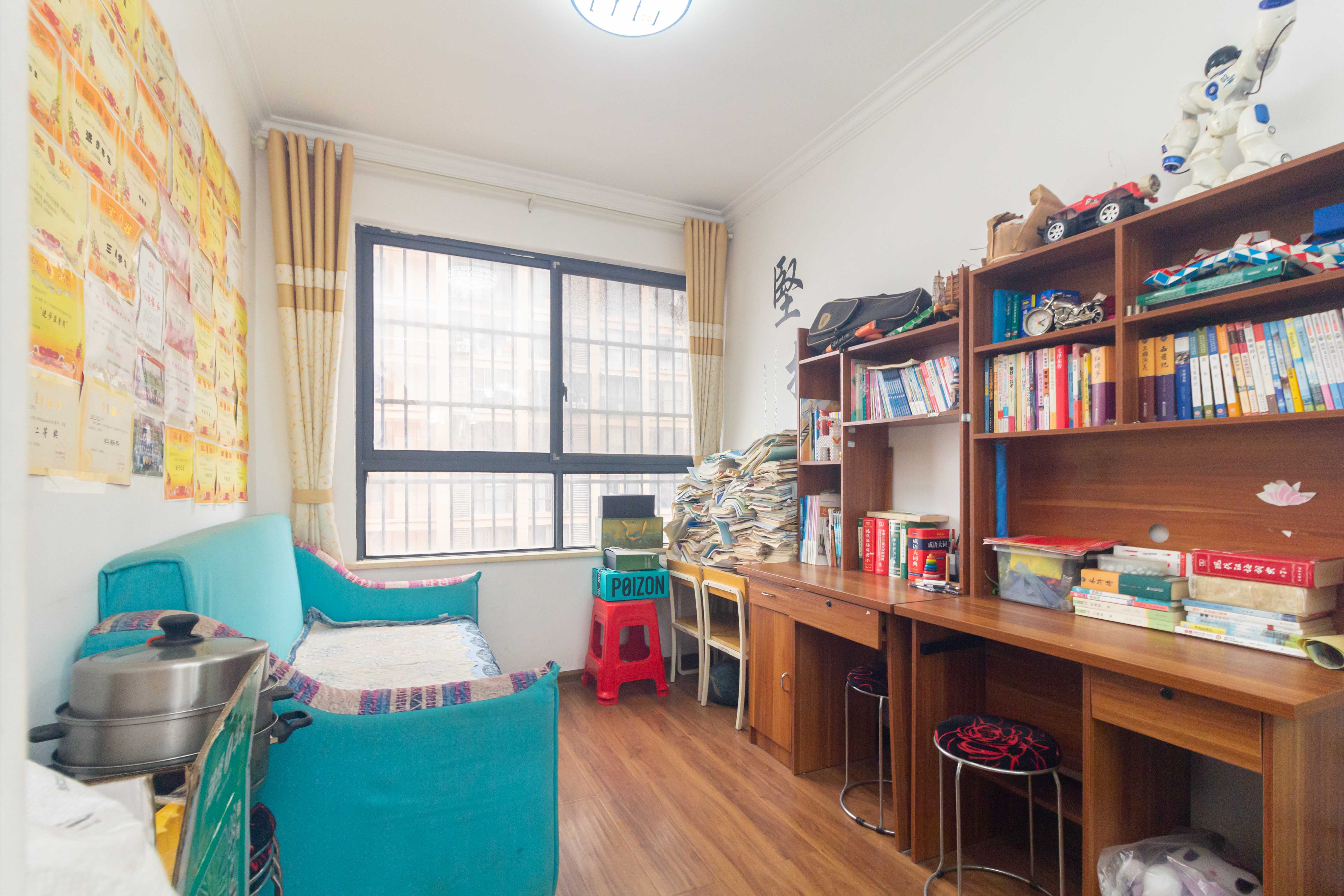 辉宏橄榄城  4室2厅2卫    88.0万 辉宏橄榄城  4室2厅2卫    88.0万卧室