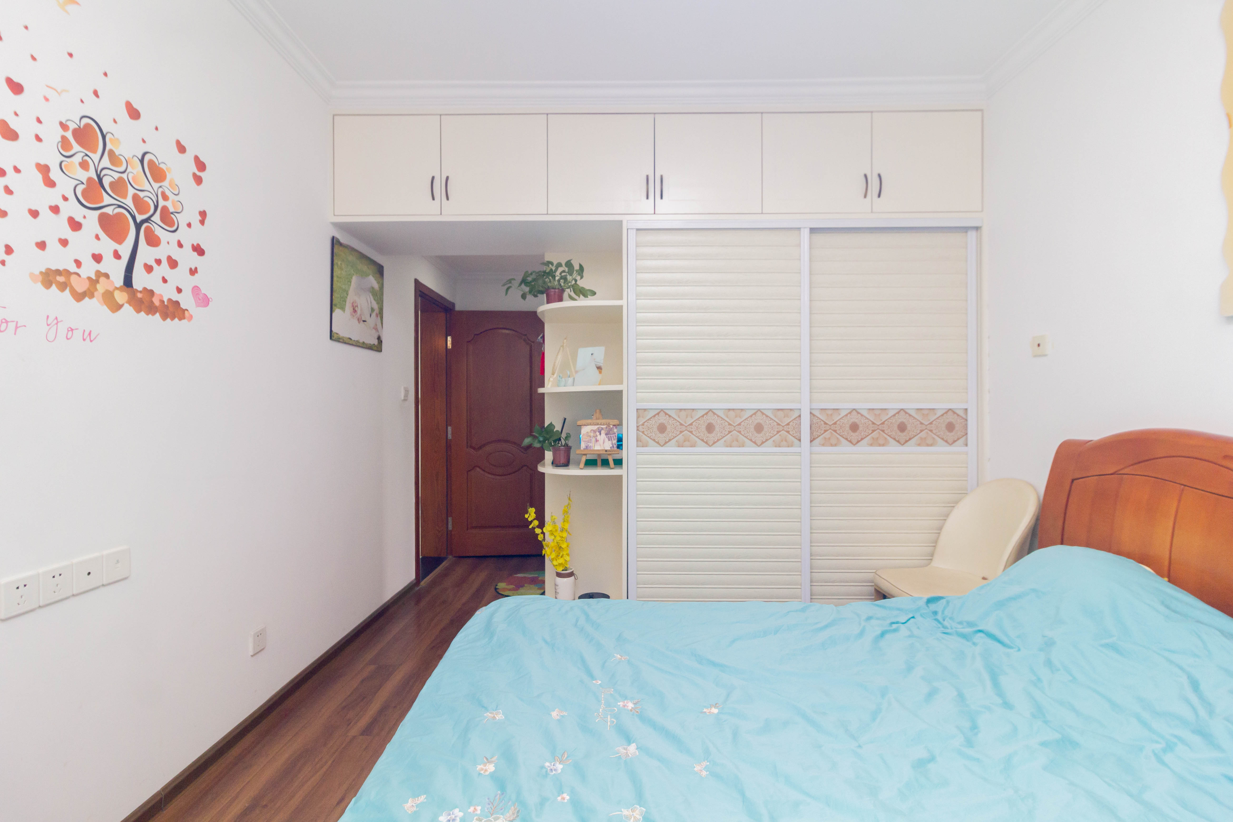 辉宏橄榄城  4室2厅2卫    88.0万 辉宏橄榄城  4室2厅2卫    88.0万卧室