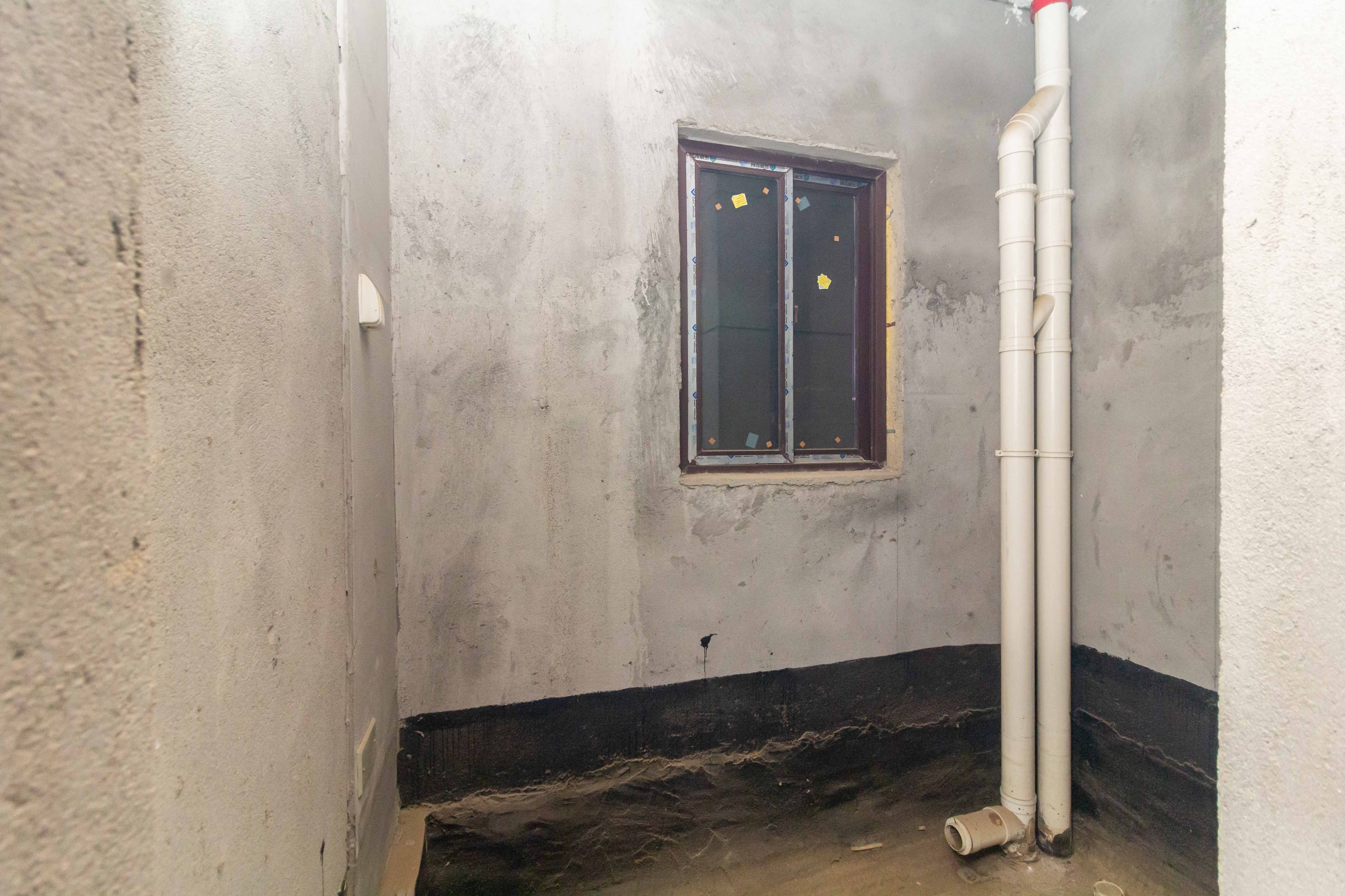 东方美地  3室2厅2卫   85.80万卫生间