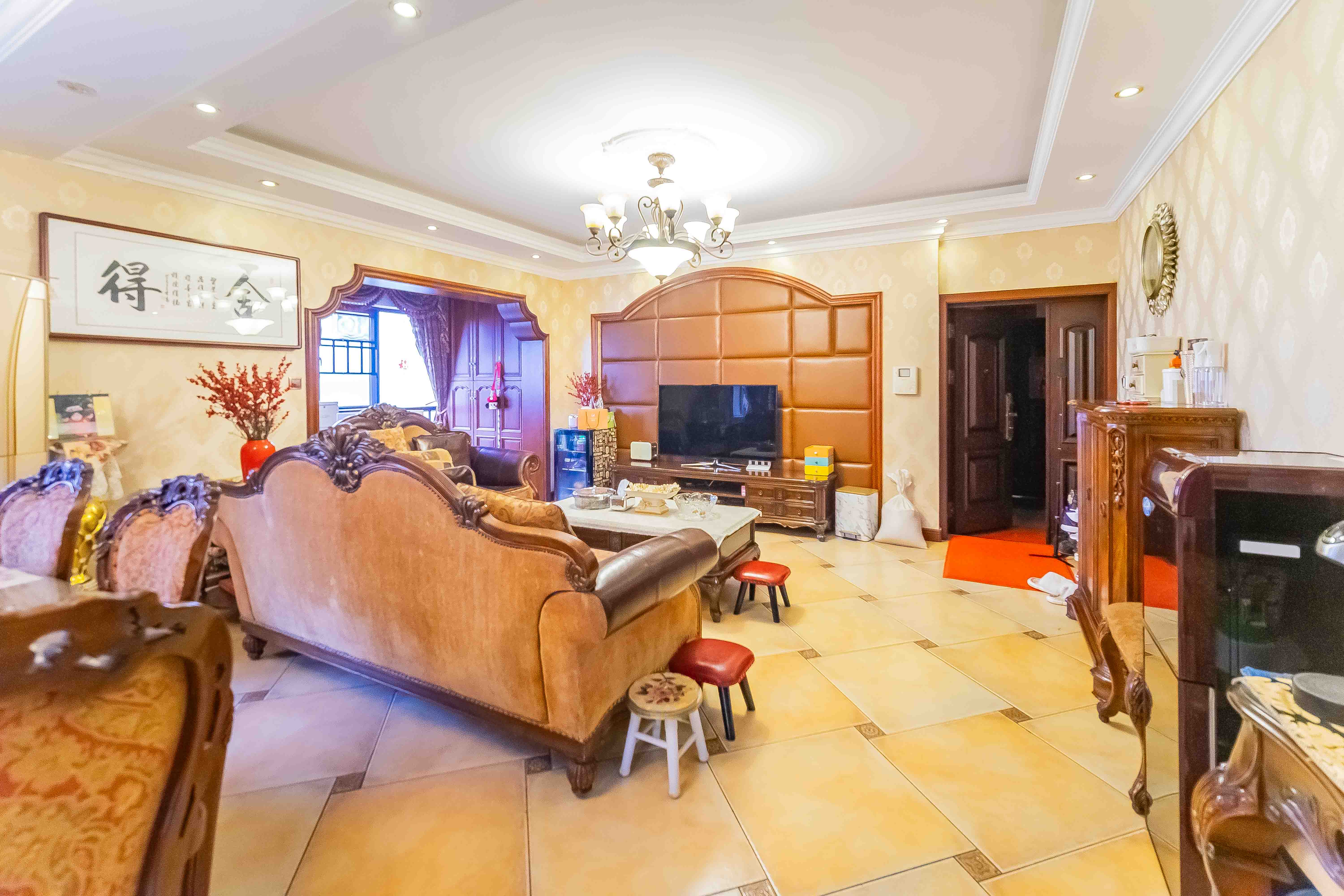 中城丽景香山园 4室2厅2卫 230.0万 中城丽景香山园 4室2厅2卫 230.0万客厅