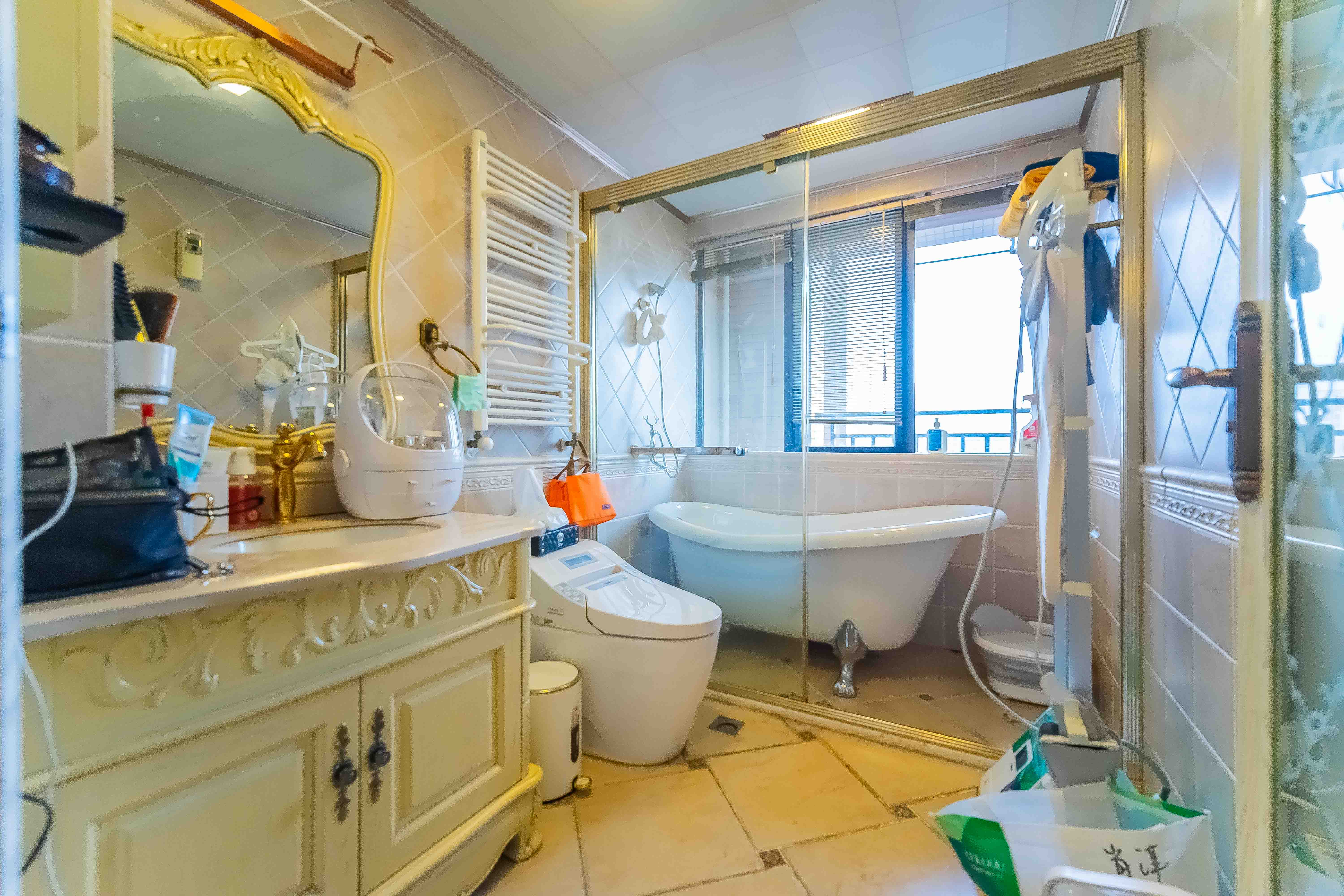 中城丽景香山园 4室2厅2卫 230.0万 中城丽景香山园 4室2厅2卫 230.0万卫生间