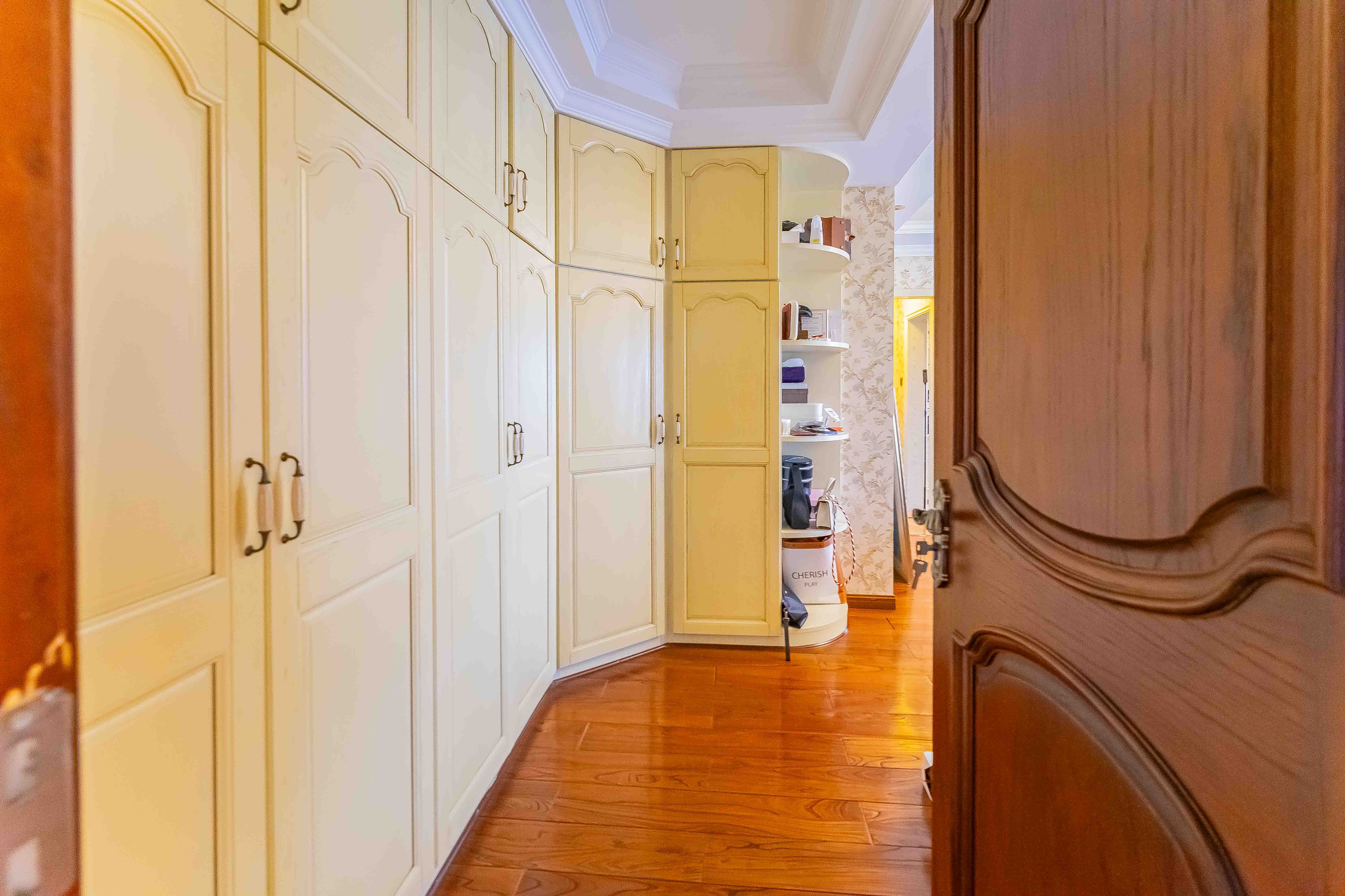 中城丽景香山园 4室2厅2卫 230.0万 中城丽景香山园 4室2厅2卫 230.0万卧室