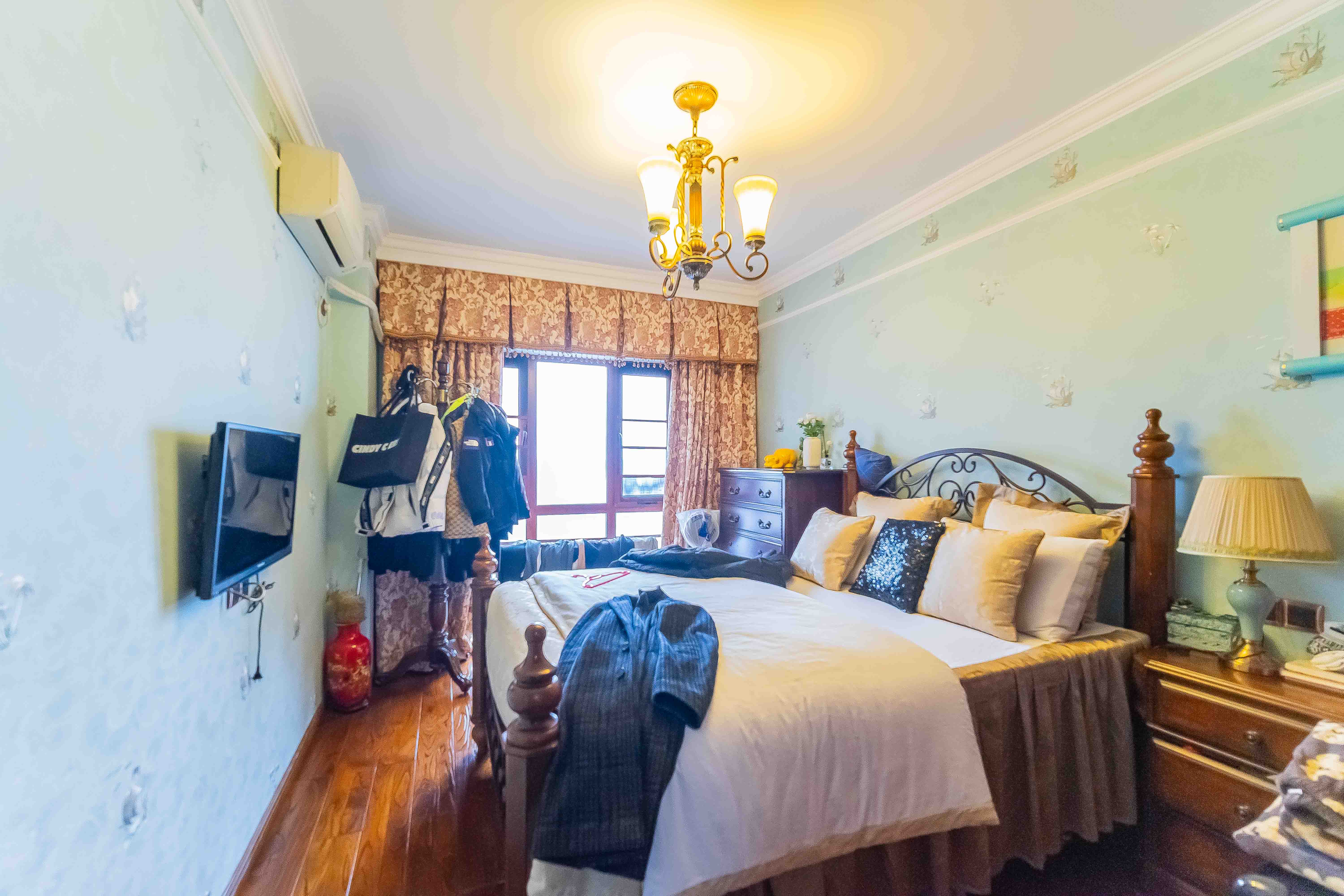 中城丽景香山园 4室2厅2卫 230.0万 中城丽景香山园 4室2厅2卫 230.0万卧室