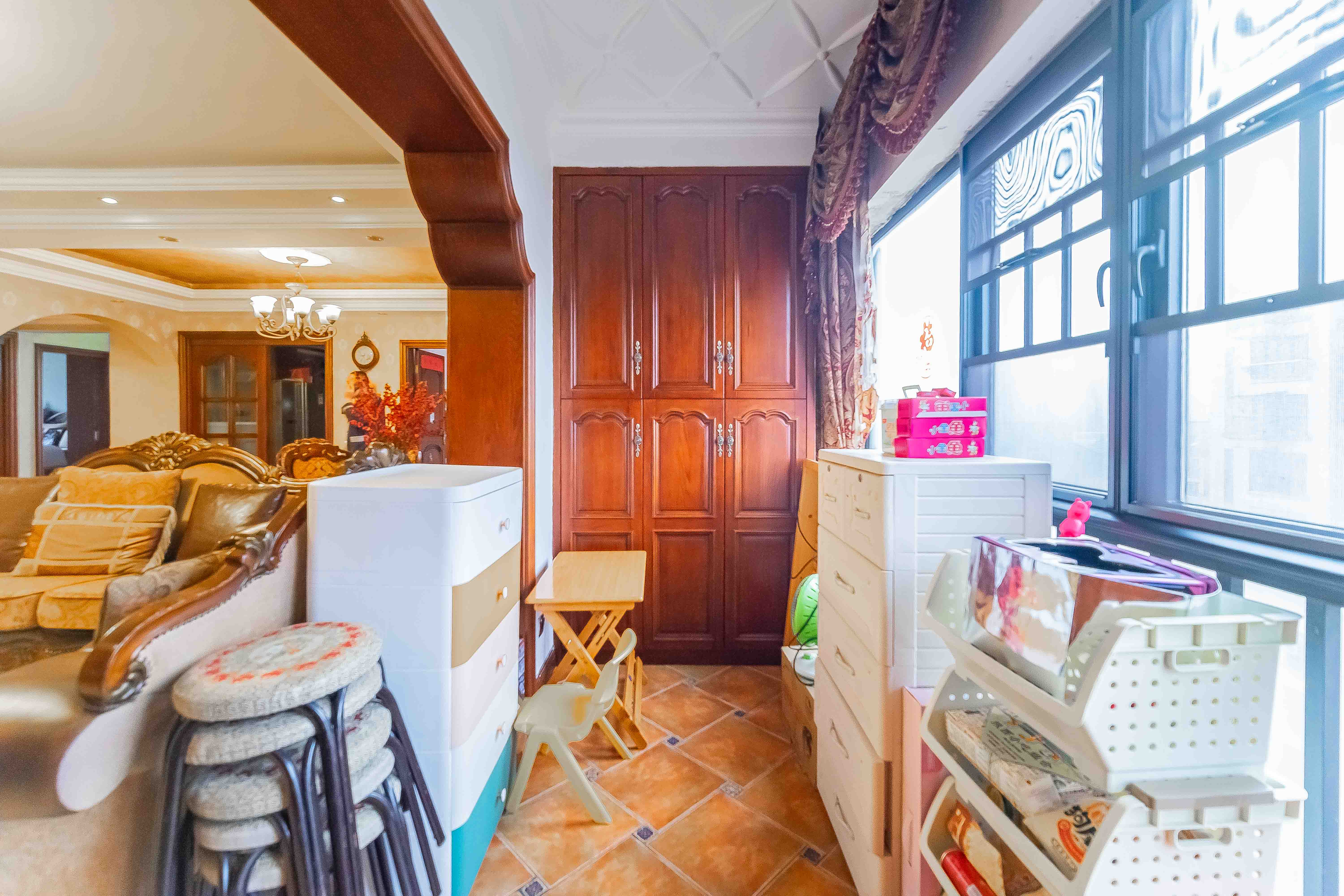 中城丽景香山园 4室2厅2卫 230.0万 中城丽景香山园 4室2厅2卫 230.0万阳台