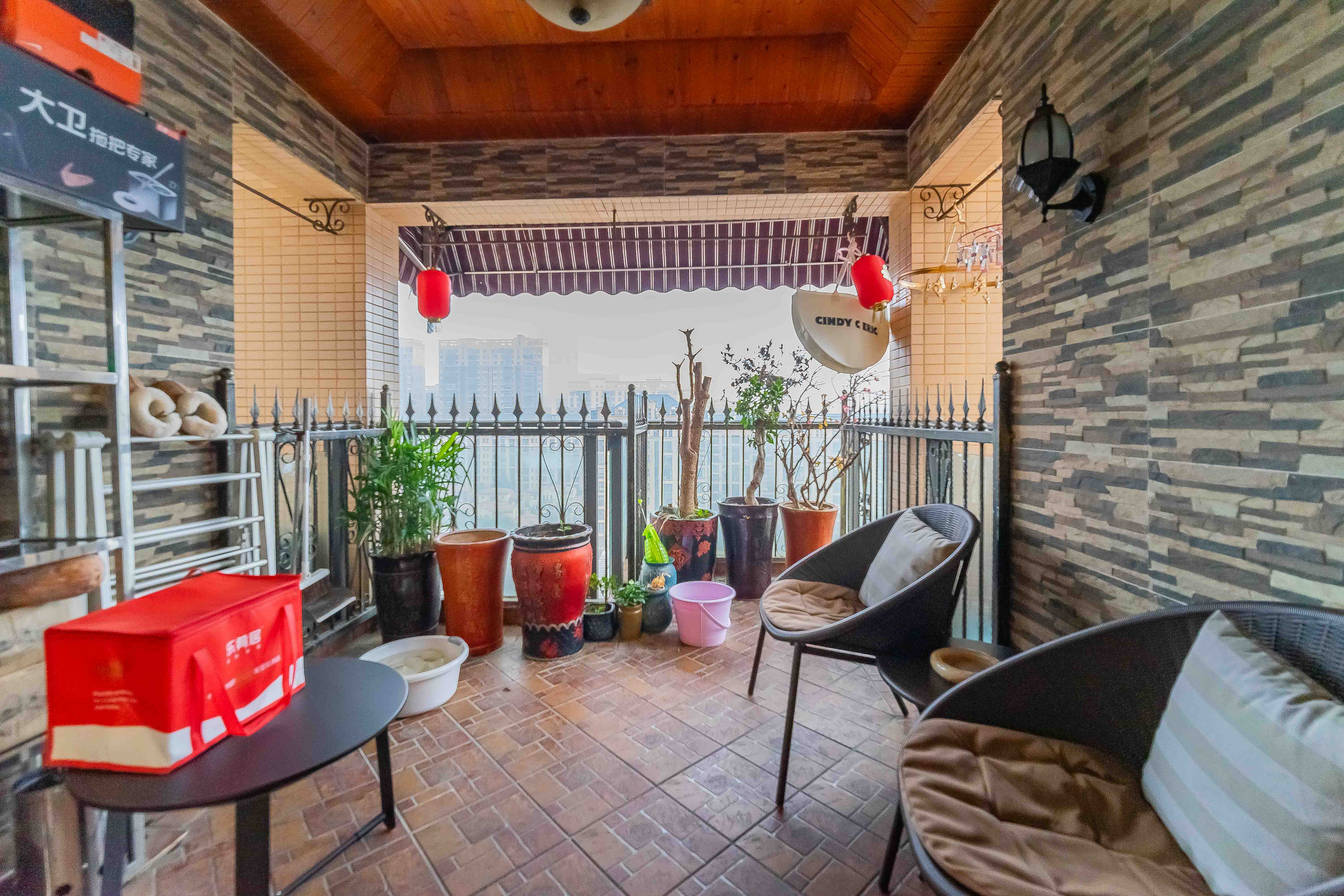 中城丽景香山园 4室2厅2卫 230.0万 中城丽景香山园 4室2厅2卫 230.0万阳台