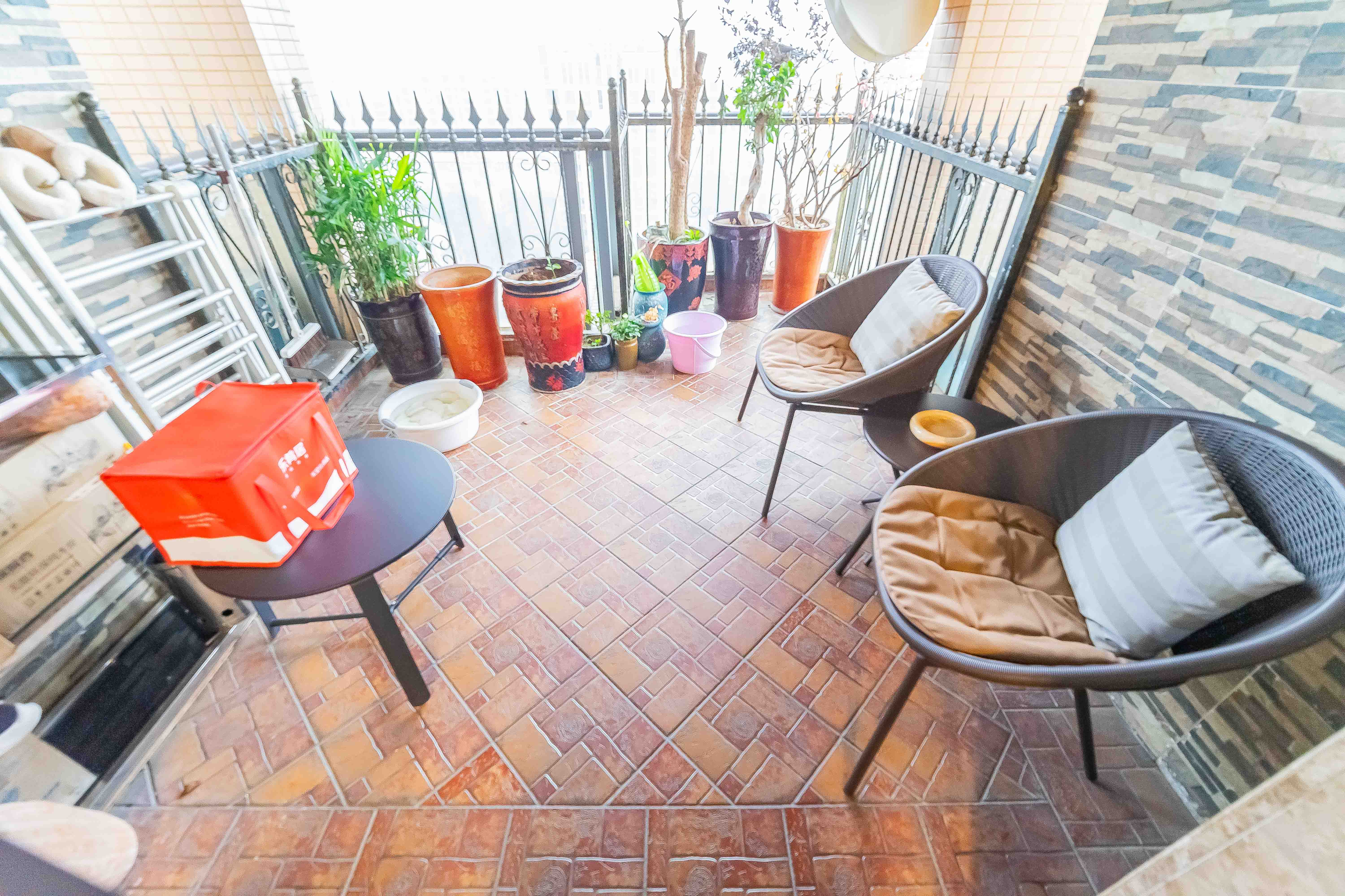 中城丽景香山园 4室2厅2卫 230.0万 中城丽景香山园 4室2厅2卫 230.0万阳台