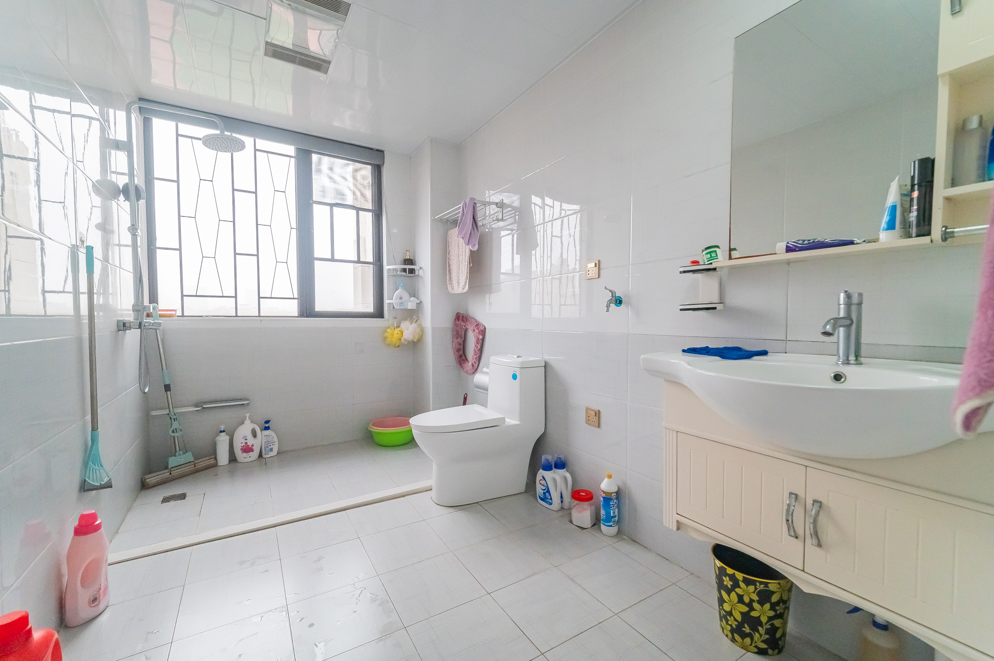 国泰九龙湾 4室2厅2卫 112.0万 国泰九龙湾 4室2厅2卫 112.0万卫生间