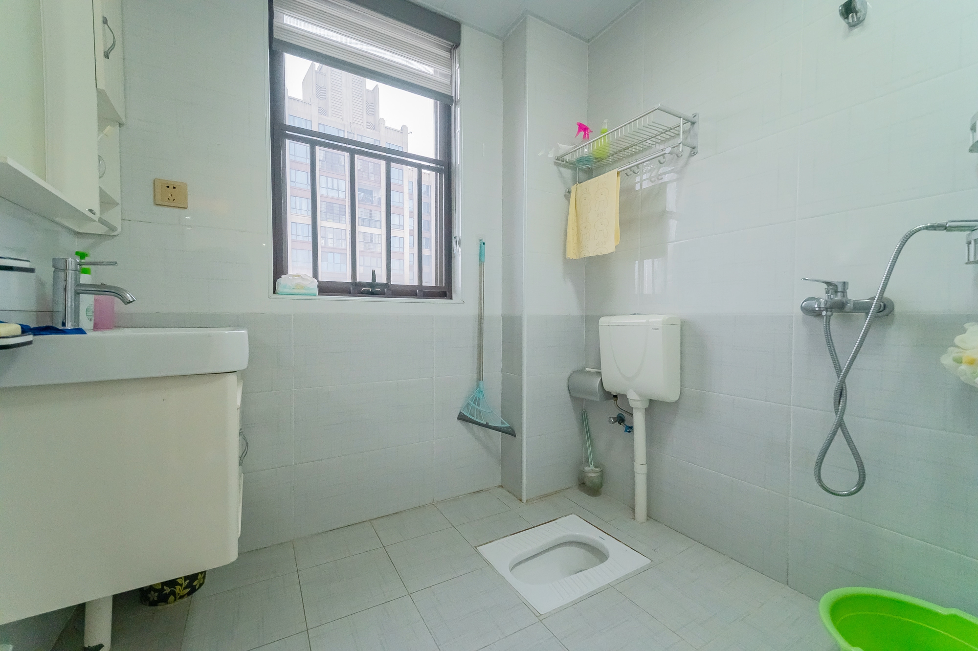 国泰九龙湾 4室2厅2卫 112.0万 国泰九龙湾 4室2厅2卫 112.0万卫生间