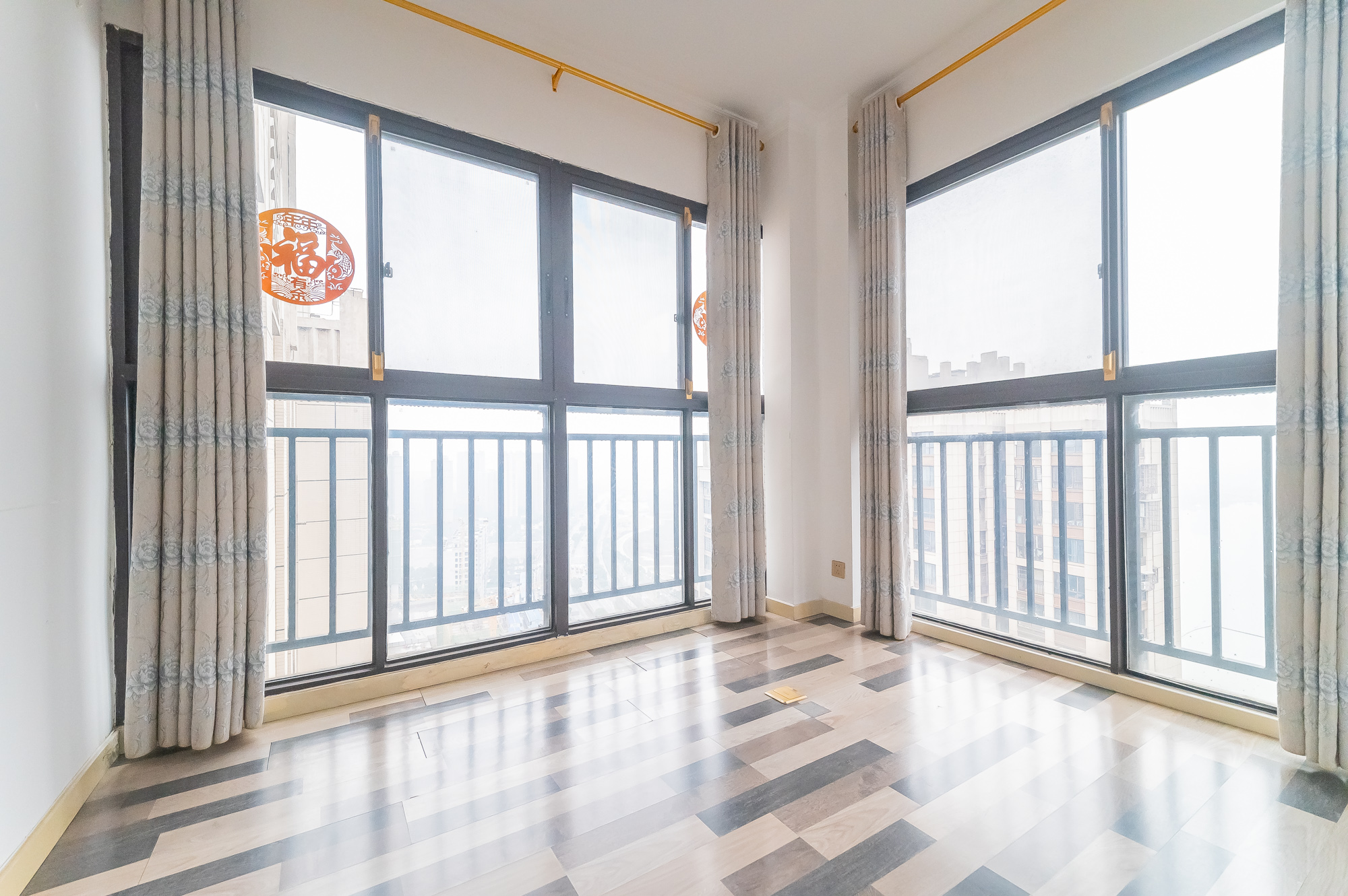 国泰九龙湾 4室2厅2卫 112.0万 国泰九龙湾 4室2厅2卫 112.0万卧室