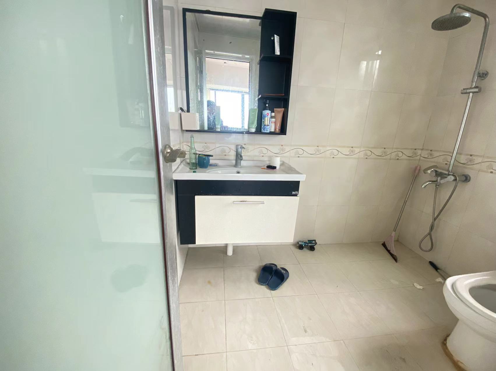 经世皇城 3室2厅2卫 65.0万 经世皇城 3室2厅2卫 65.0万室内图