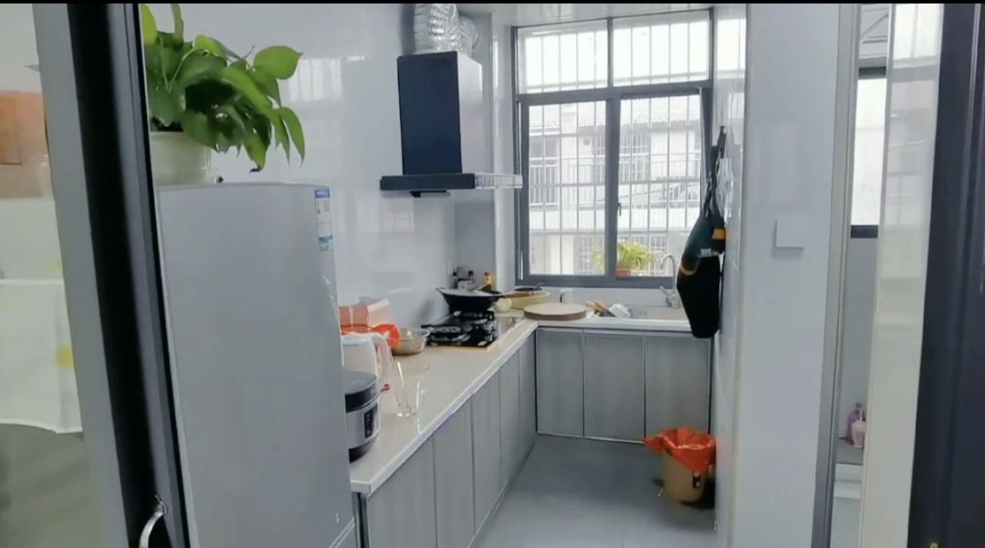 檀山湾小区  3室2厅1卫   2600.00元/月室内图