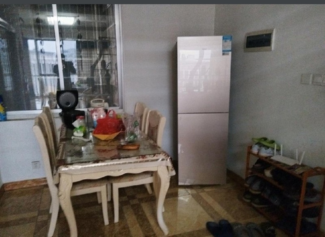 景明佳园  3室2厅2卫   1300.00元/月室内图