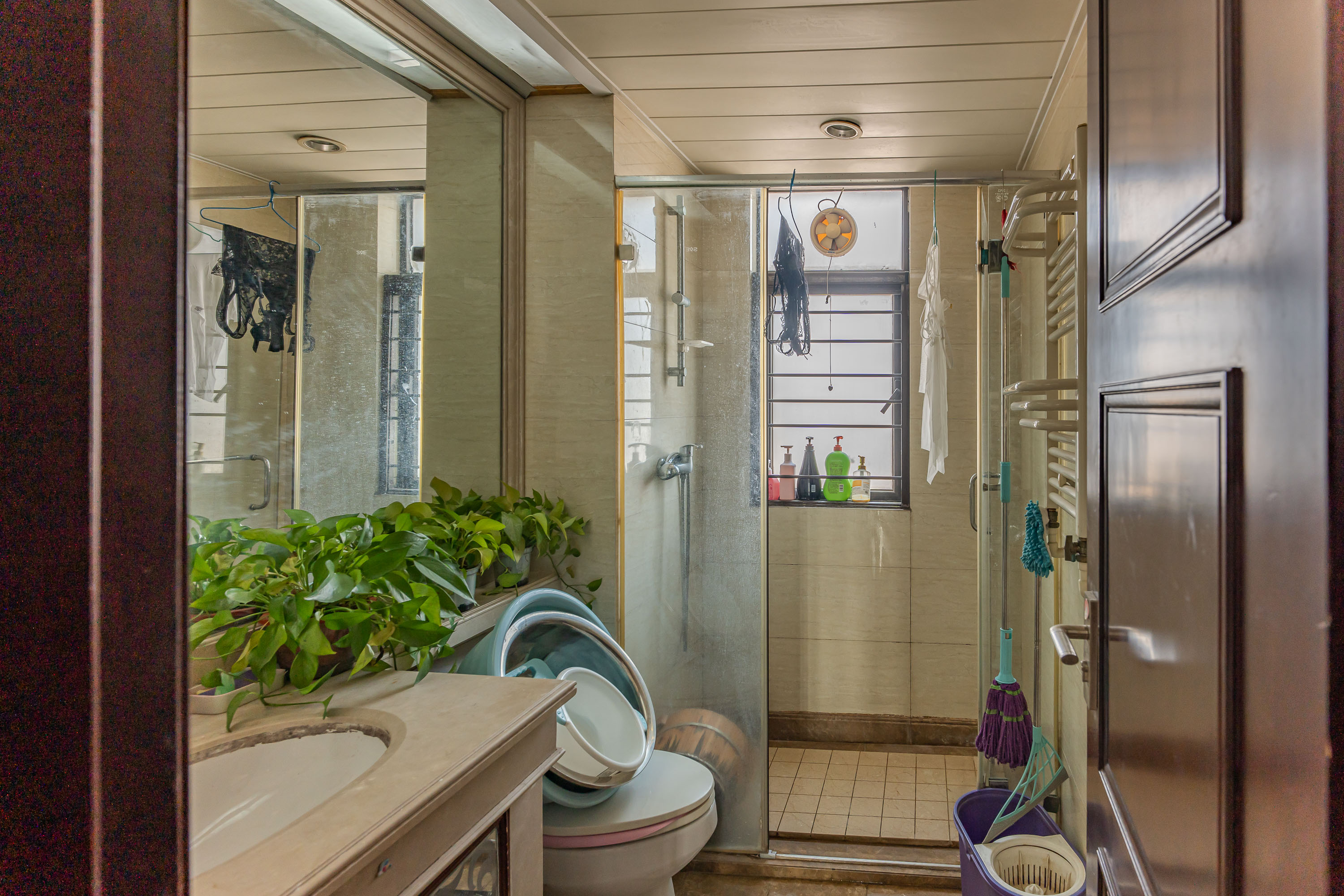 中海国际一期 3室2厅2卫 75.0万 中海国际一期 3室2厅2卫 75.0万卫生间