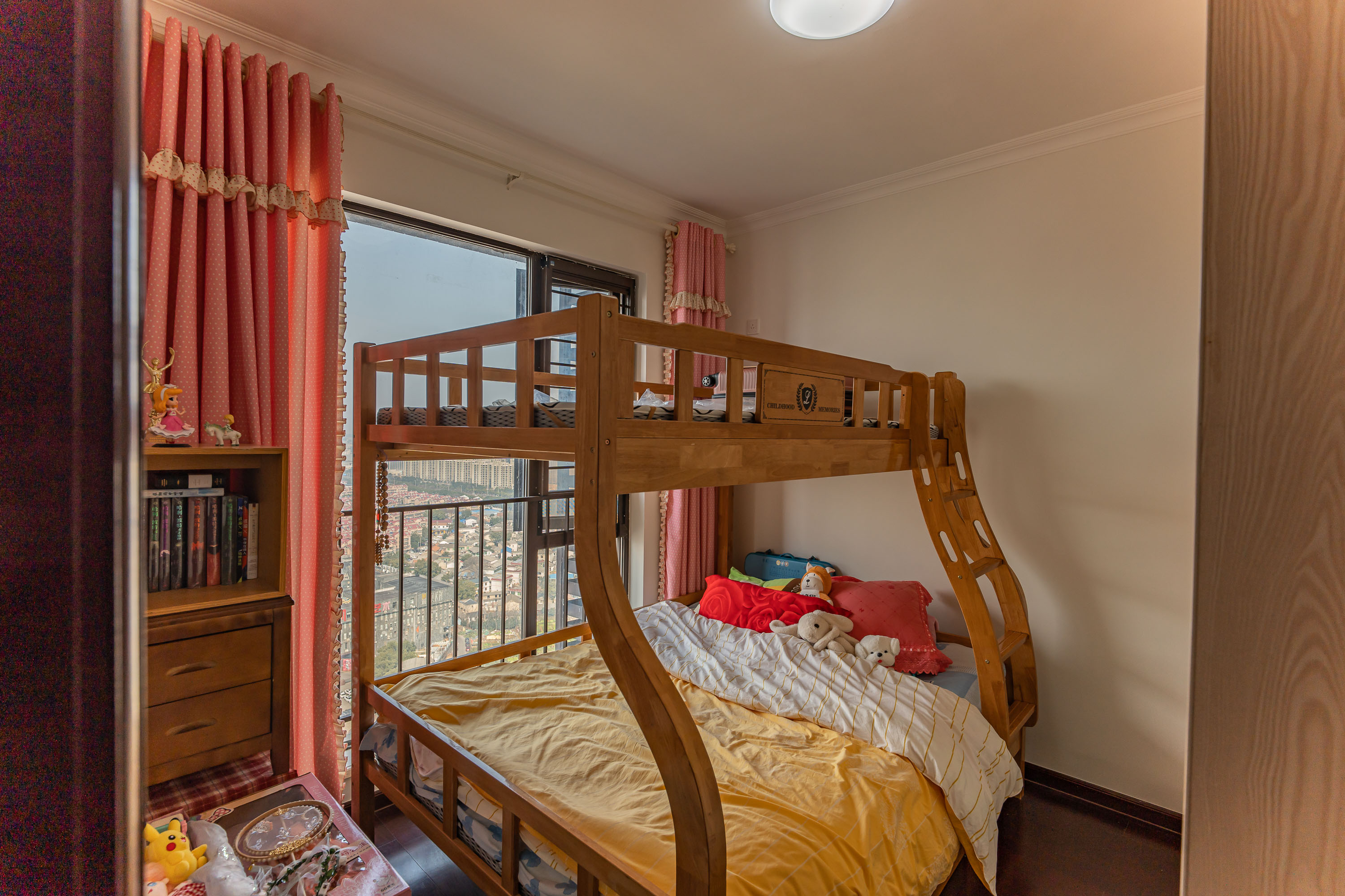 中海国际一期 3室2厅2卫 75.0万 中海国际一期 3室2厅2卫 75.0万卧室