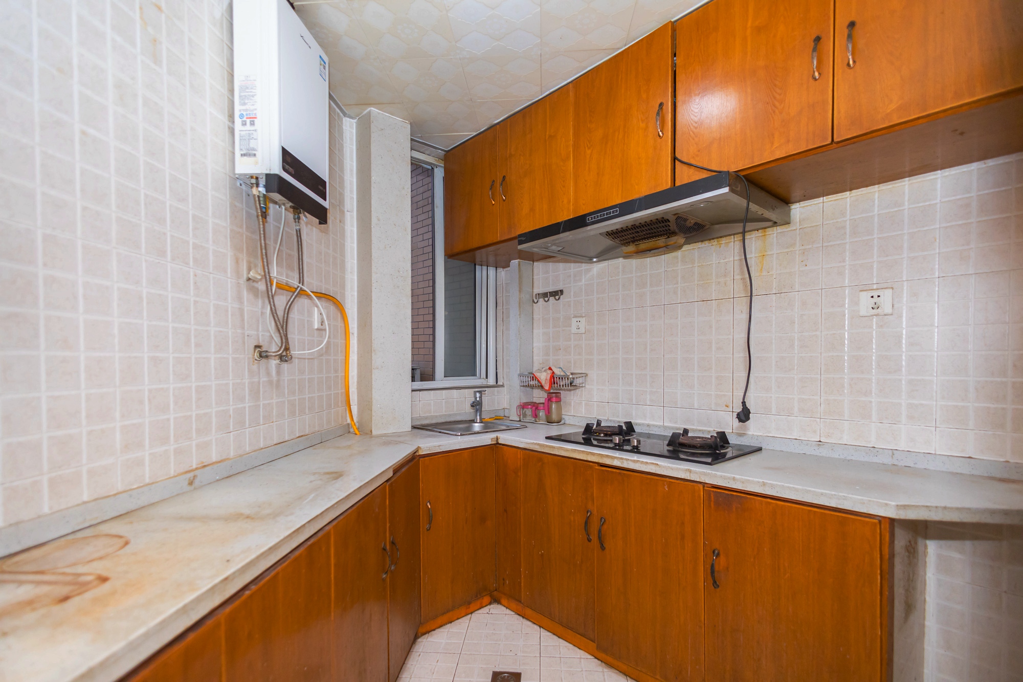 东方航标  2室2厅1卫    52.3万 东方航标  2室2厅1卫    52.3万厨房