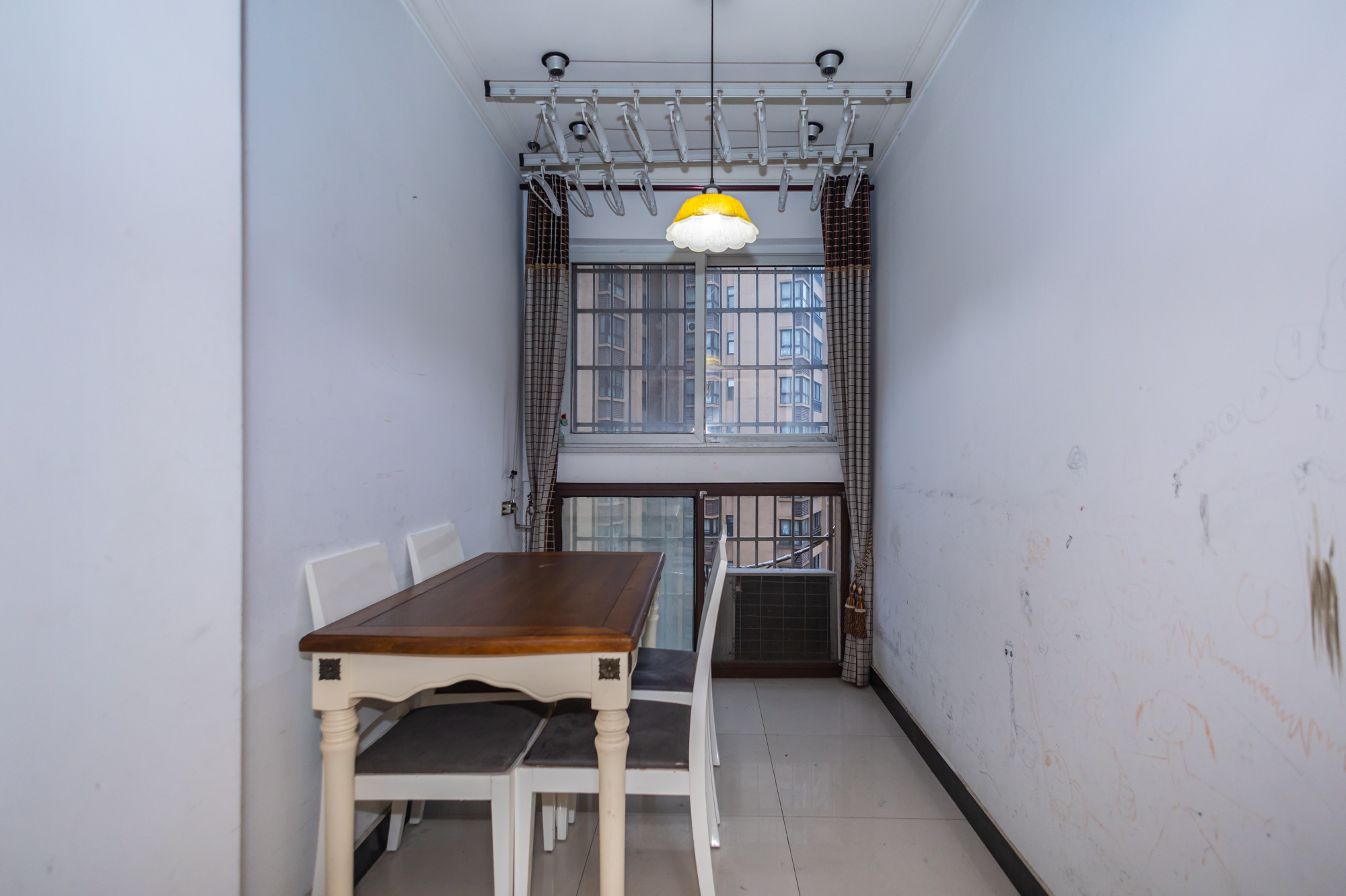 东方航标  2室2厅1卫    52.3万 东方航标  2室2厅1卫    52.3万阳台