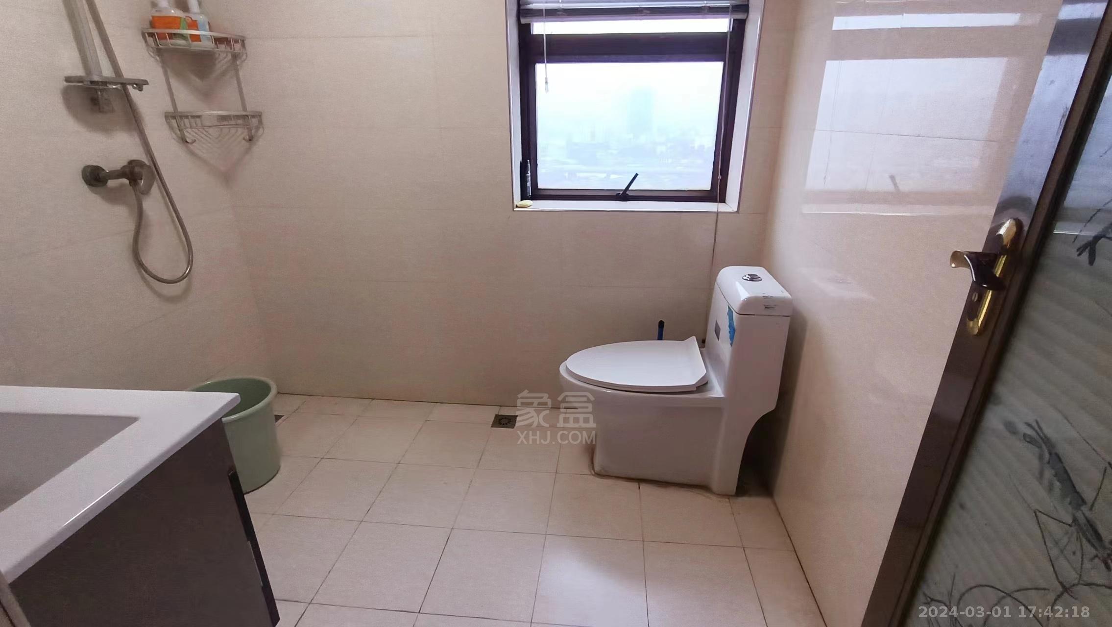 水岸花城(翠堤湾) 3室2厅2卫 1750.00元/月 水岸花城(翠堤湾) 3室2厅2卫 1750.00元/月室内图