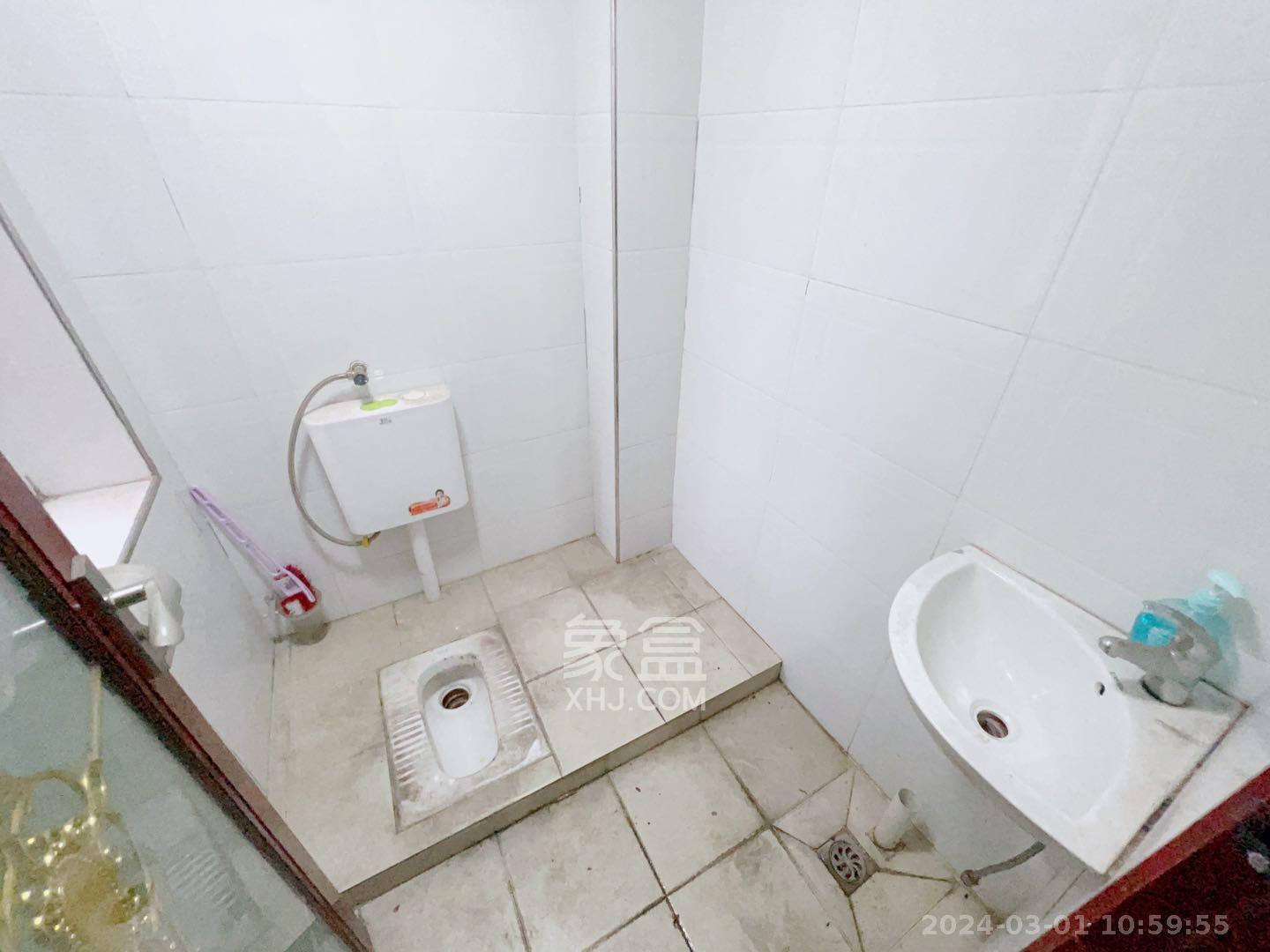 景环小区  8室3厅2卫   2300.00元/月室内图