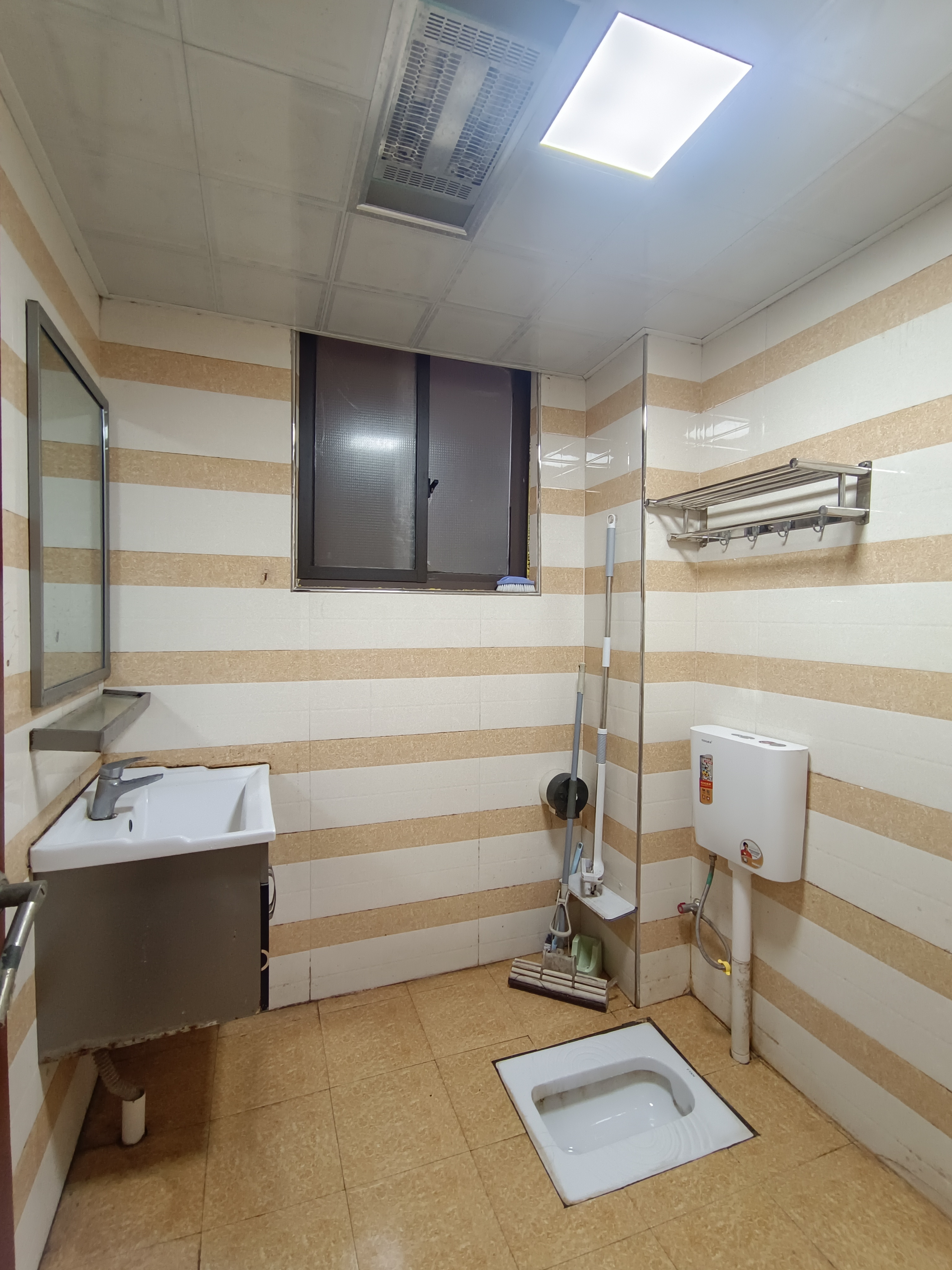 明兴翰苑一期  2室2厅1卫   1600.00元/月室内图