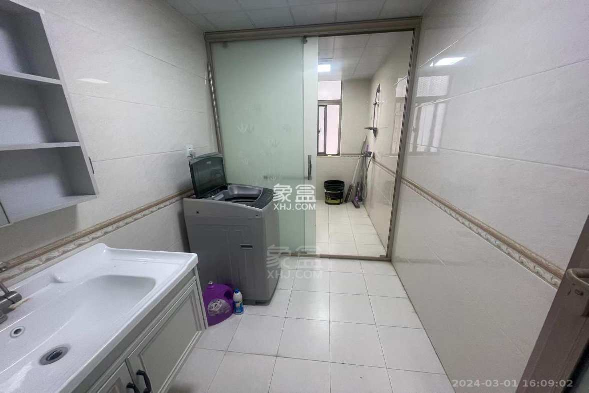 明月湖 3室2厅2卫 1800.00元/月 明月湖 3室2厅2卫 1800.00元/月室内图