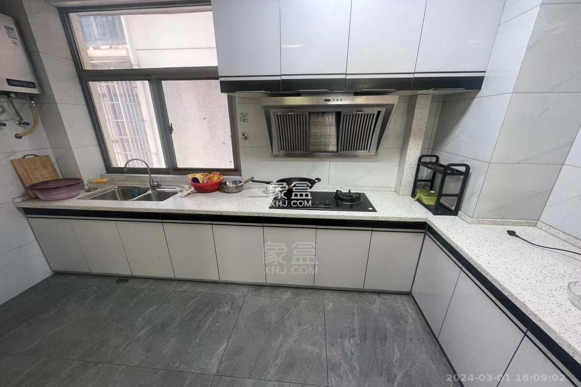 明月湖 3室2厅2卫 1800.00元/月 明月湖 3室2厅2卫 1800.00元/月室内图