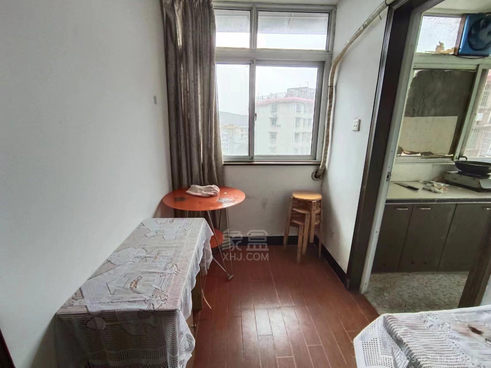 湘水1号 1室1厅1卫 700.00元/月 湘水1号 1室1厅1卫 700.00元/月室内图