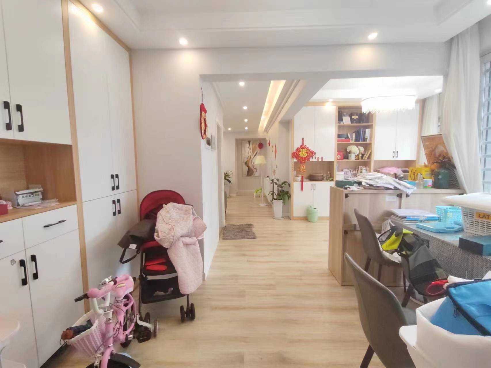 中天会展城B区  3室2厅2卫   3500.00元/月户型图