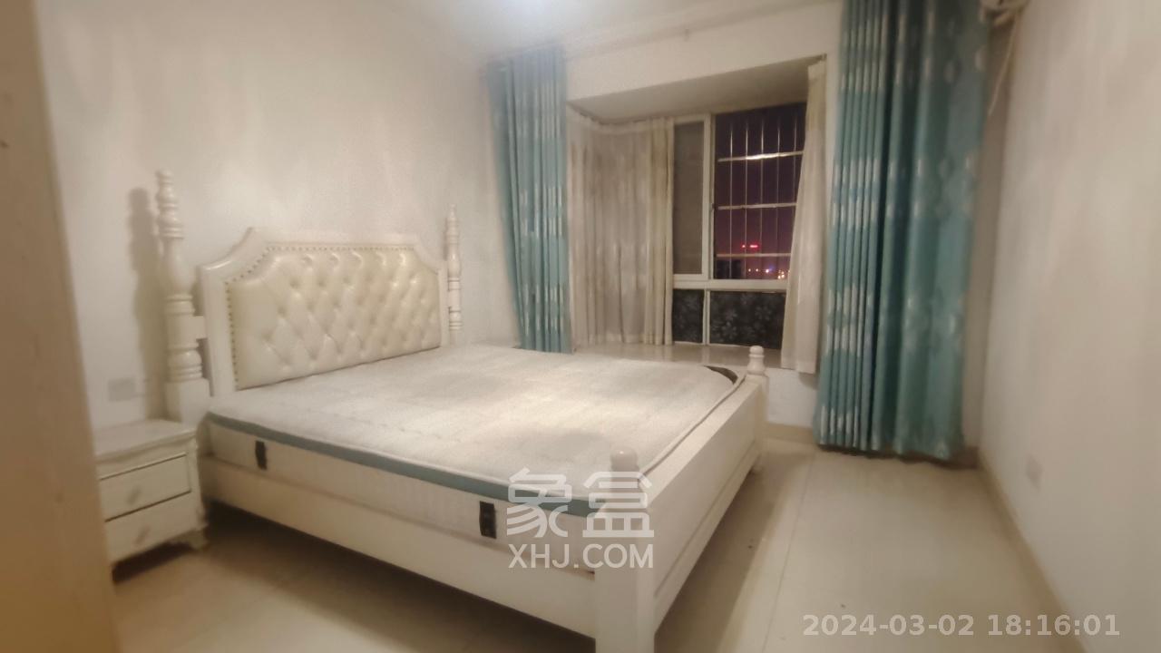 博雅湘水湾  3室2厅2卫   2000.00元/月室内图