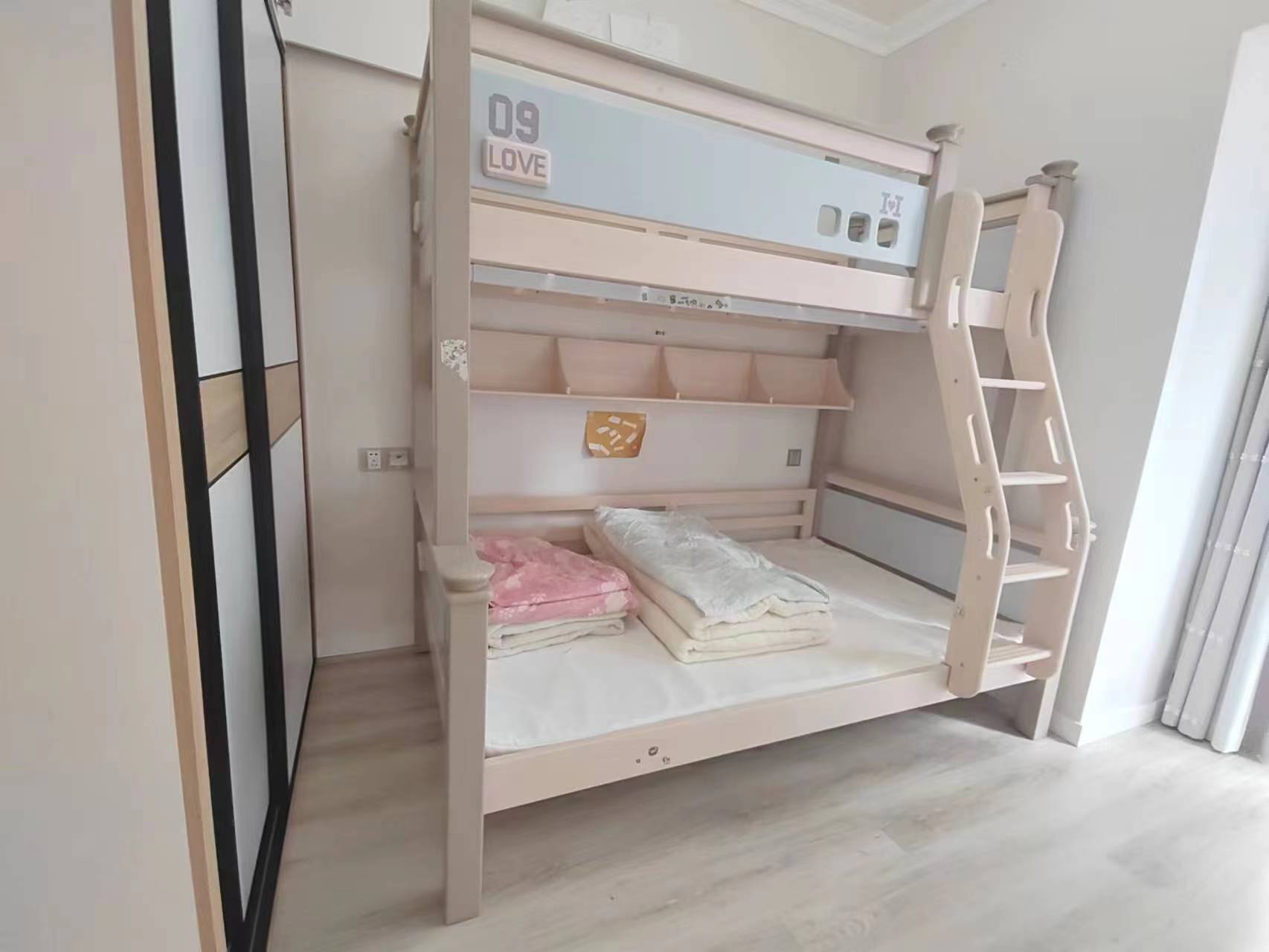 中天会展城B区  3室2厅2卫   3500.00元/月室内图
