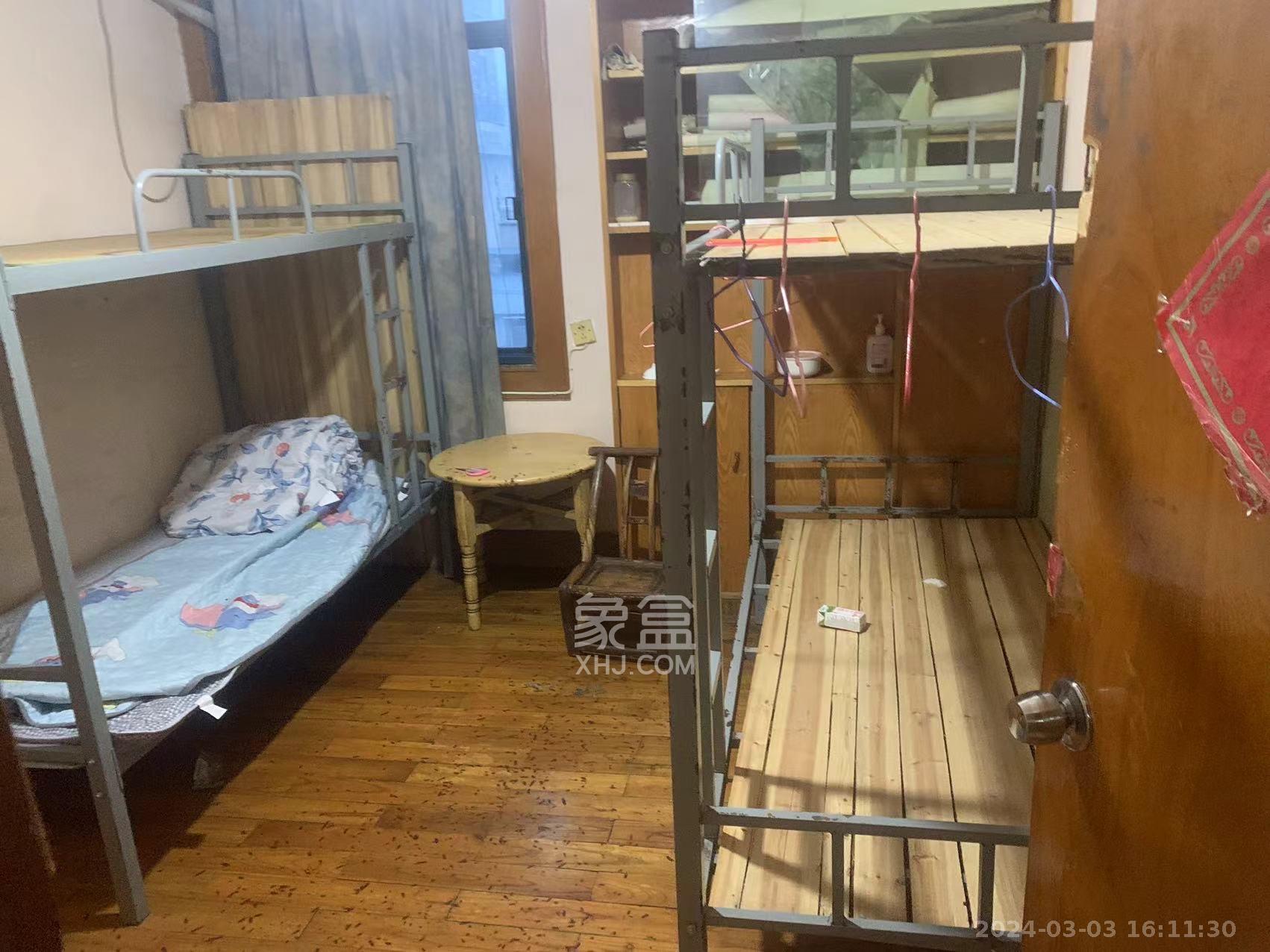 商业局宿舍  3室1厅1卫   2200.00元/月室内图1