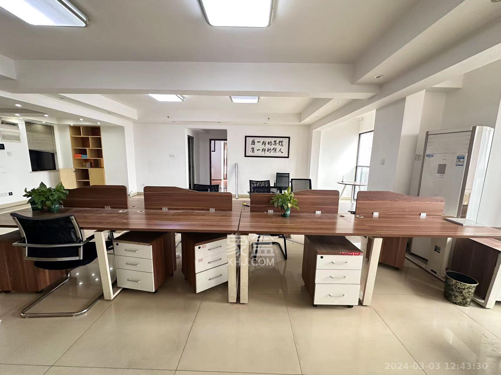 达美D6区  3室2厅1卫   7000.00元/月室内图