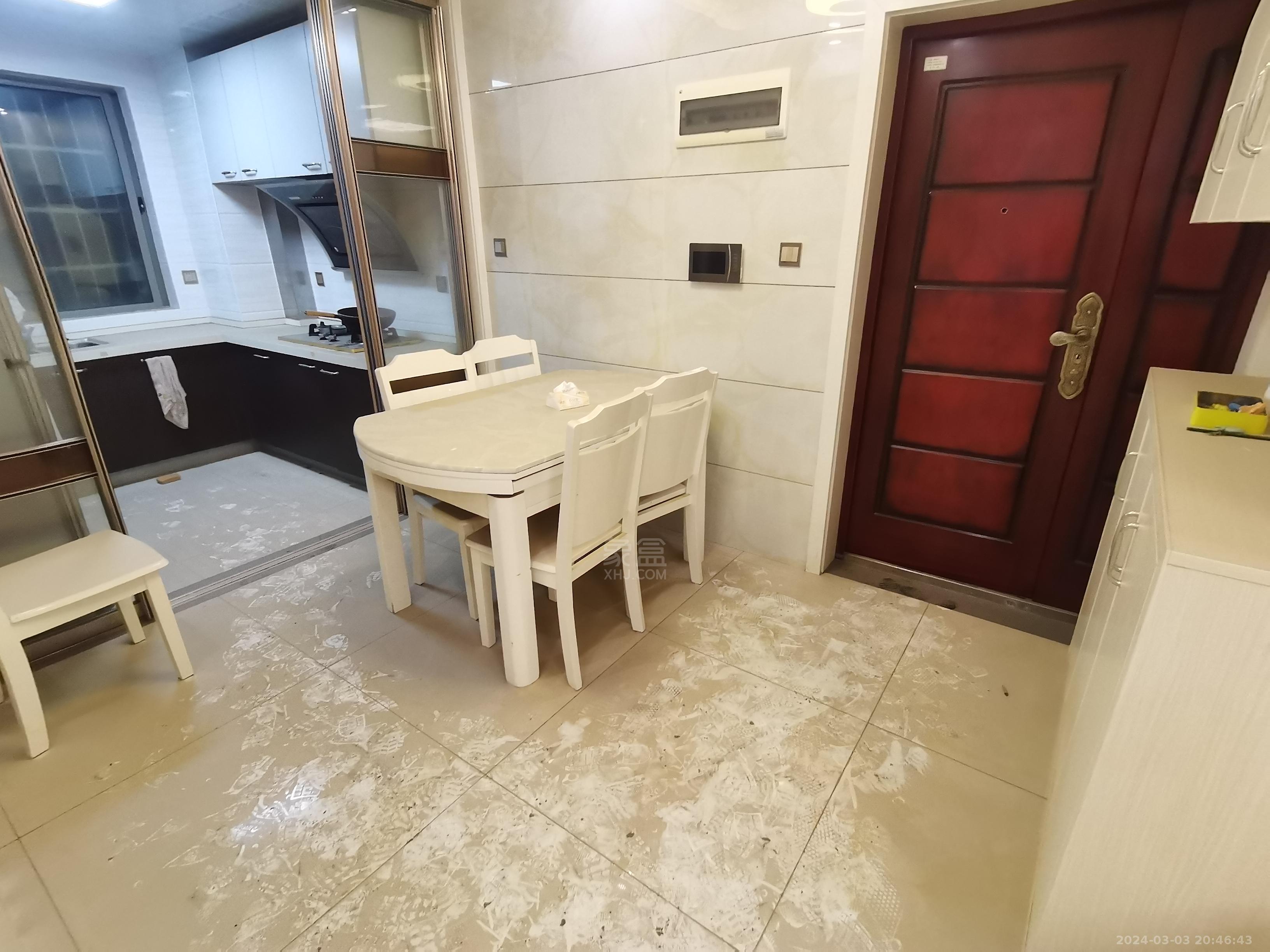 凯风珑城 3室2厅2卫 1500.00元/月 凯风珑城 3室2厅2卫 1500.00元/月室内图