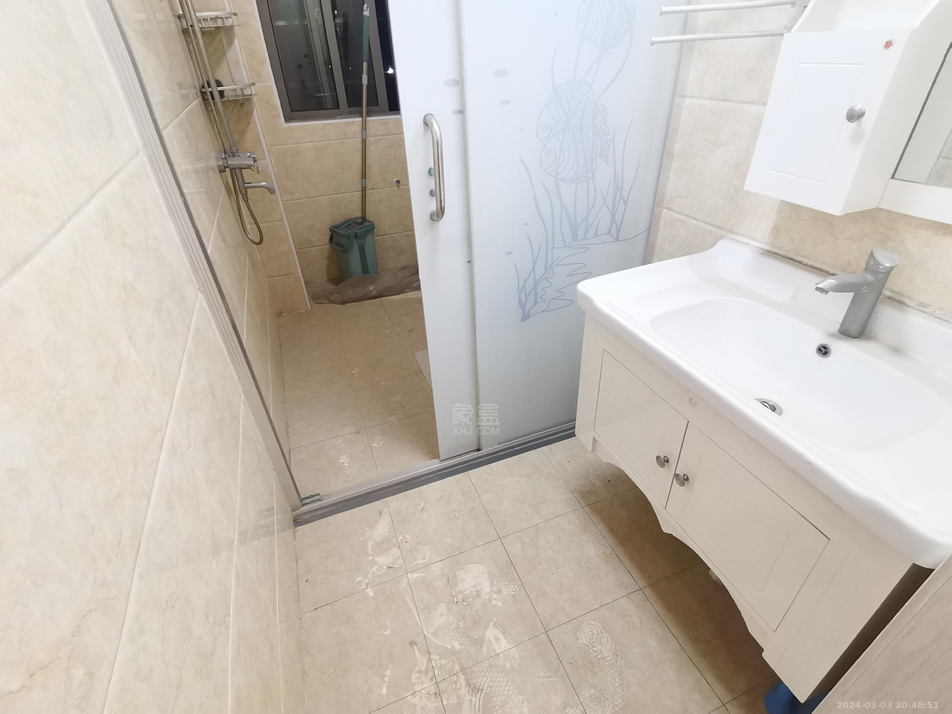 凯风珑城 3室2厅2卫 1500.00元/月 凯风珑城 3室2厅2卫 1500.00元/月室内图