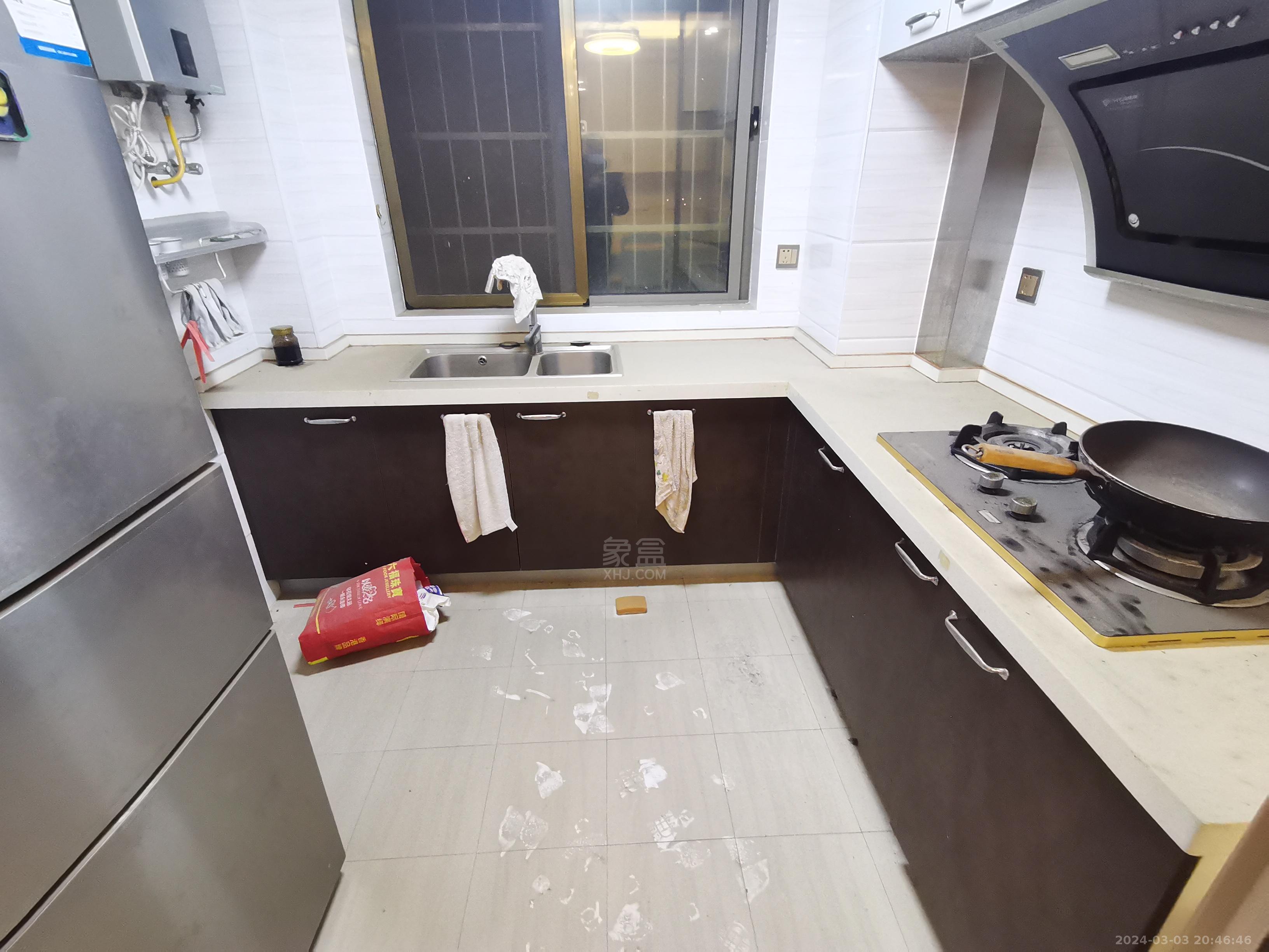 凯风珑城 3室2厅2卫 1500.00元/月 凯风珑城 3室2厅2卫 1500.00元/月室内图