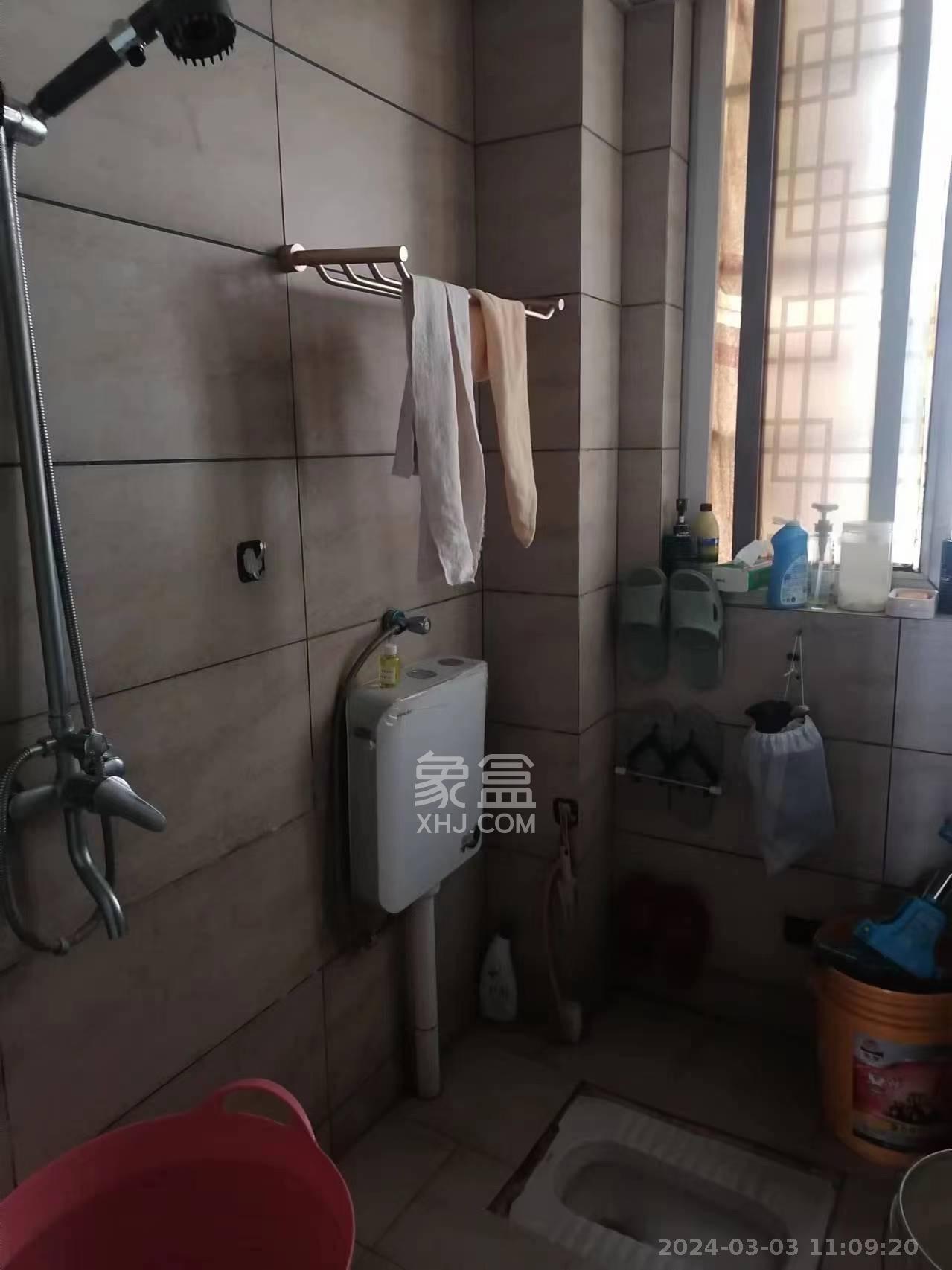 华银南苑  3室2厅2卫   2800.00元/月室内图